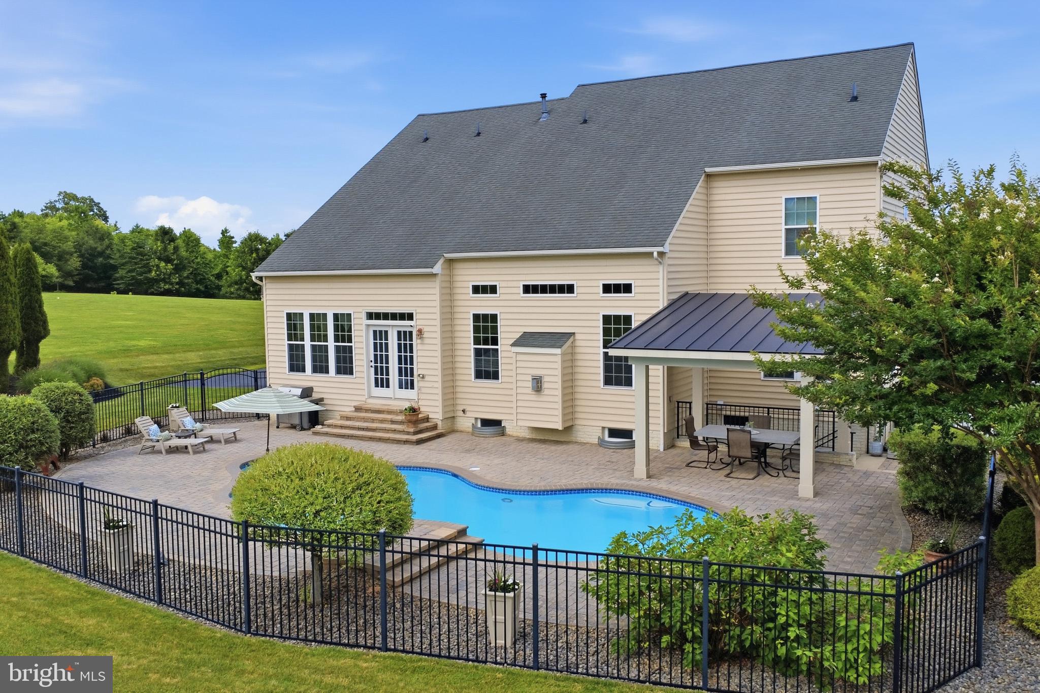 THE WARFIELDS II - Residential