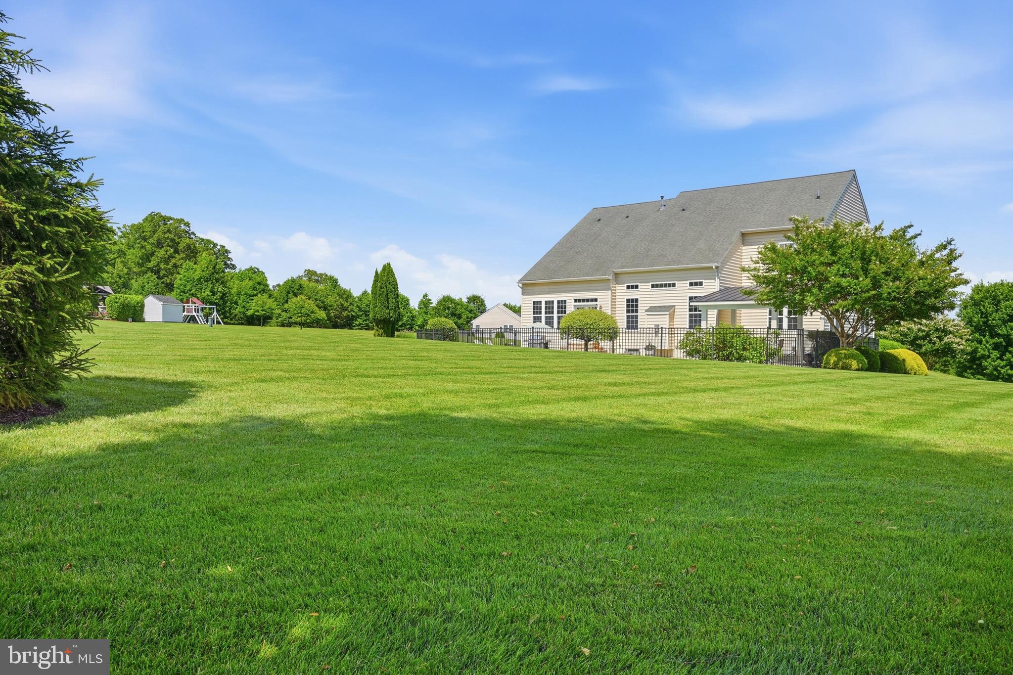 THE WARFIELDS II - Residential