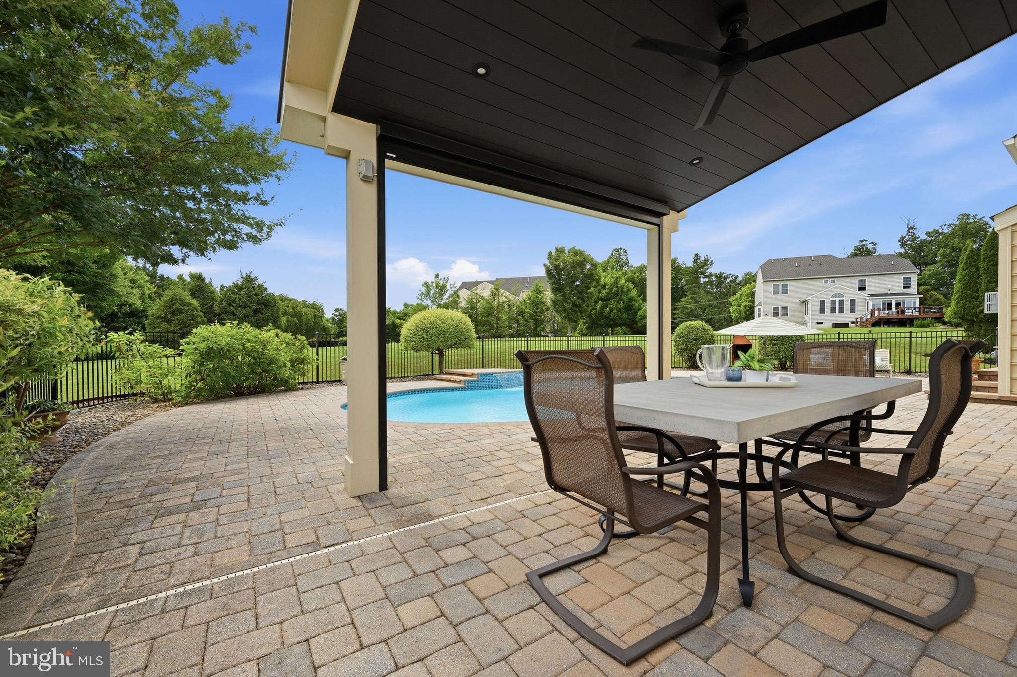 THE WARFIELDS II - Residential