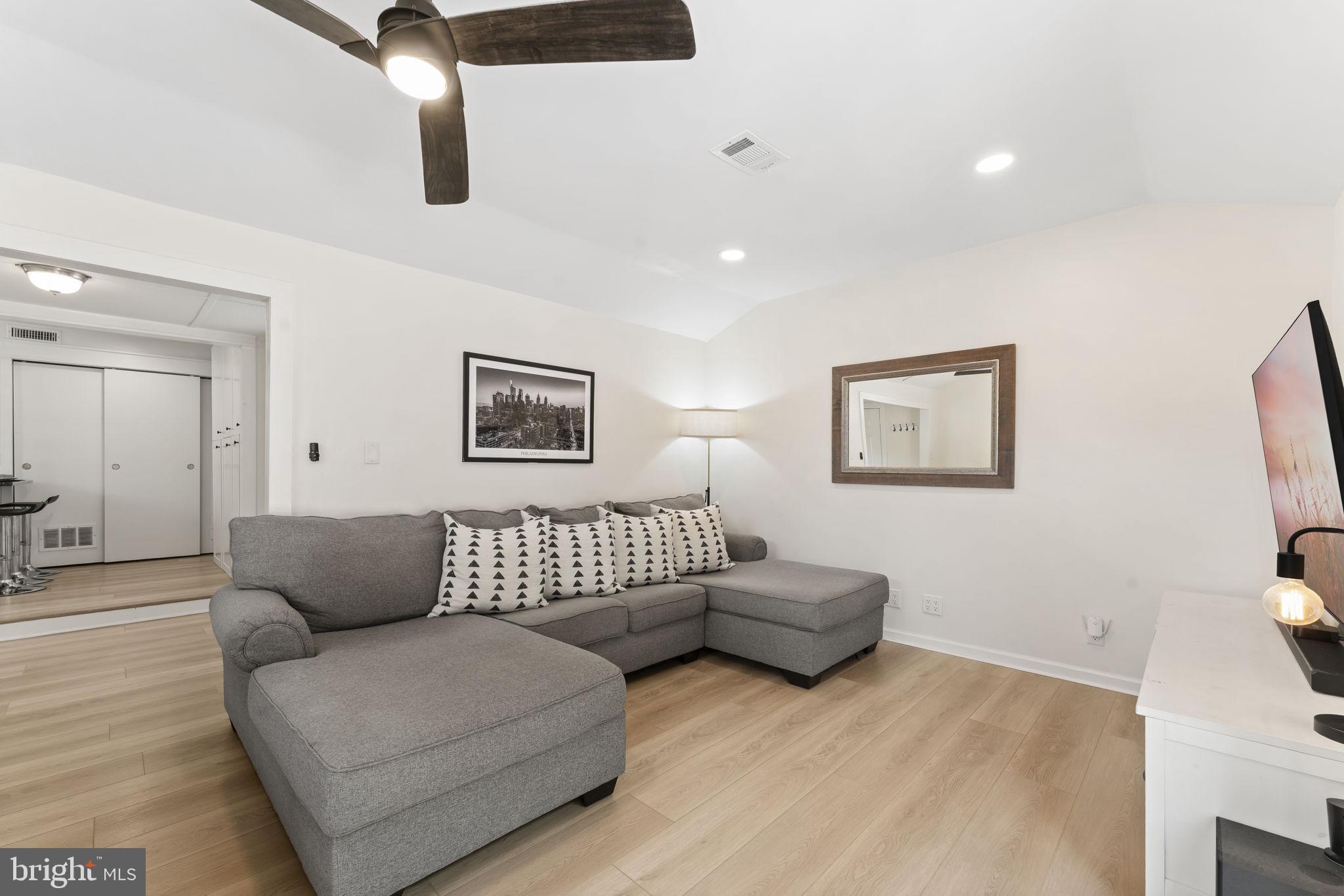 PAOLI GARDENS - Residential