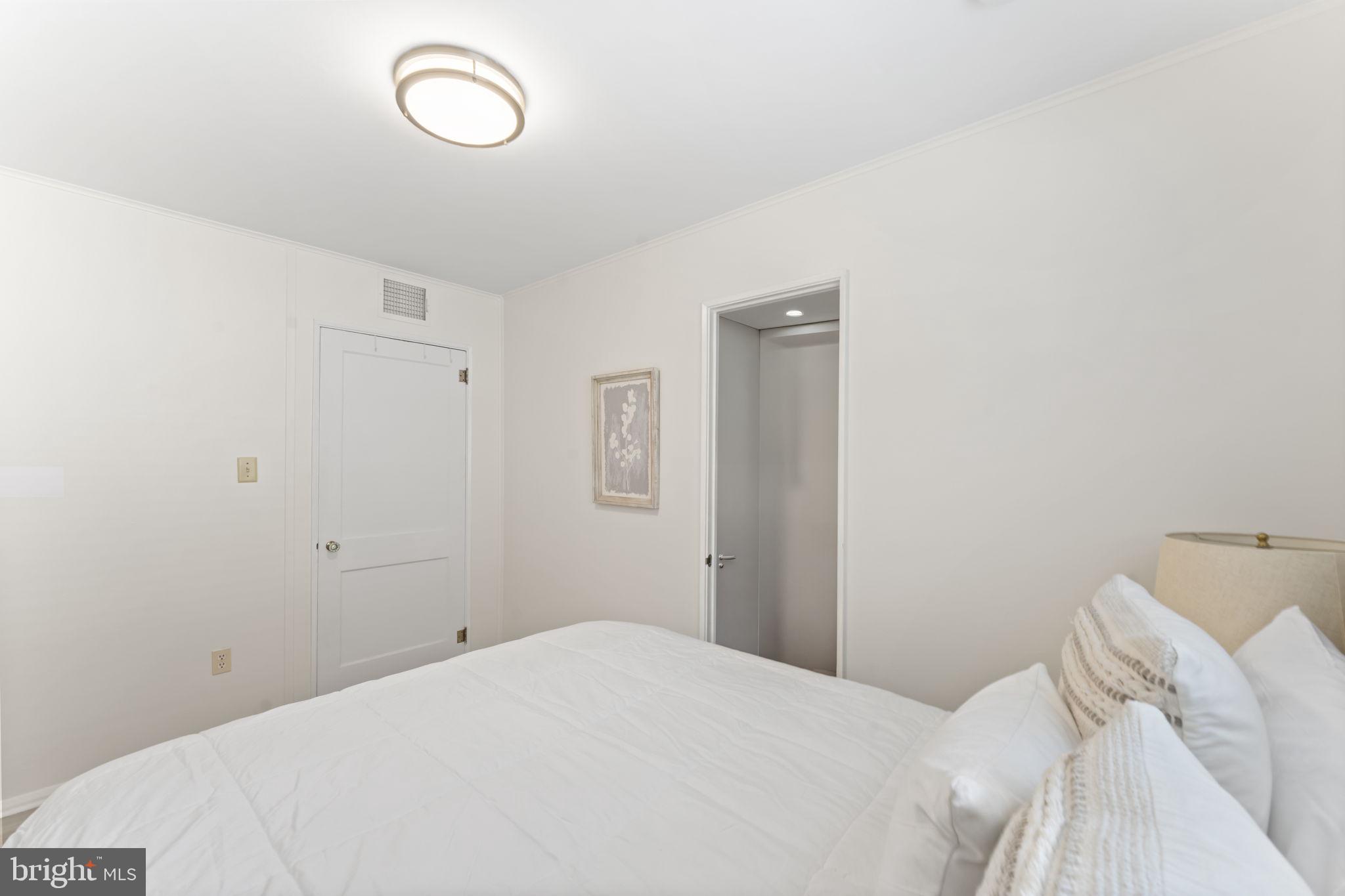 PAOLI GARDENS - Residential