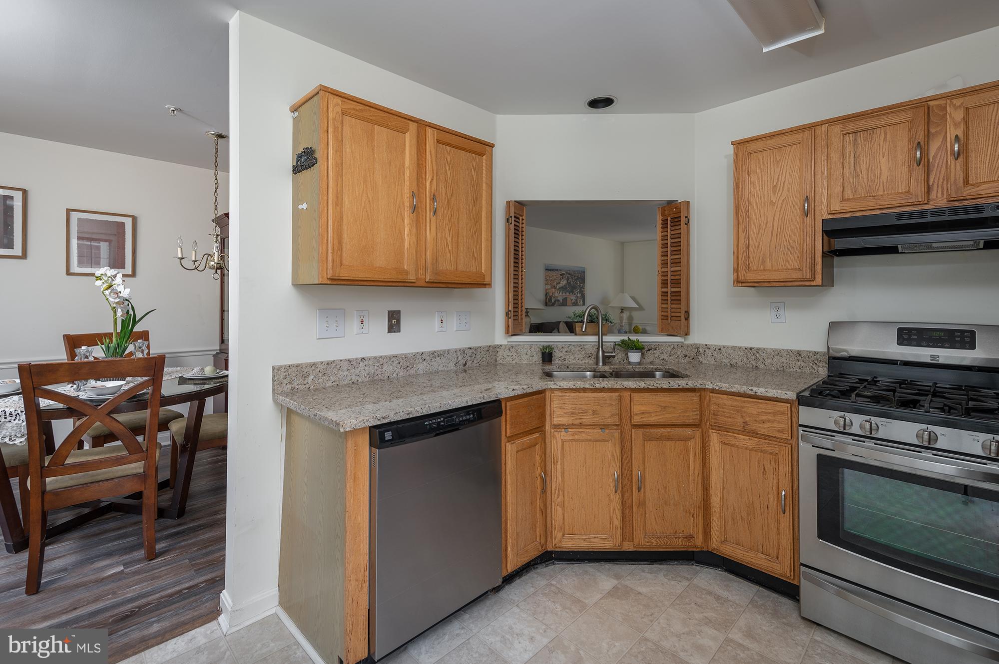 THE VILLAGES OF LYONSFIELD RUN - Residential