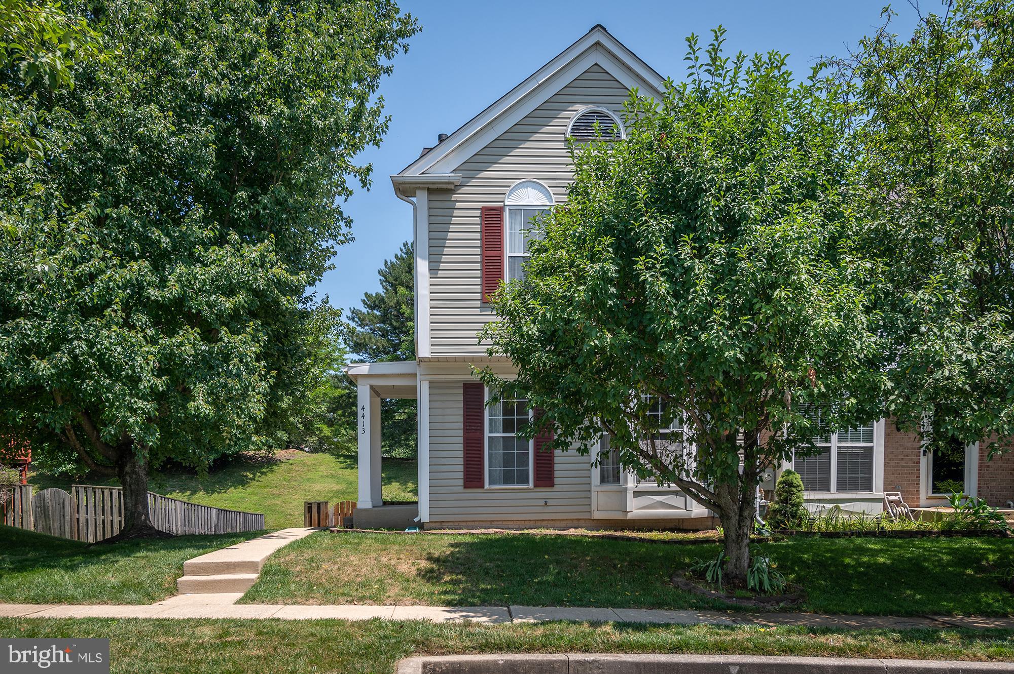 THE VILLAGES OF LYONSFIELD RUN - Residential