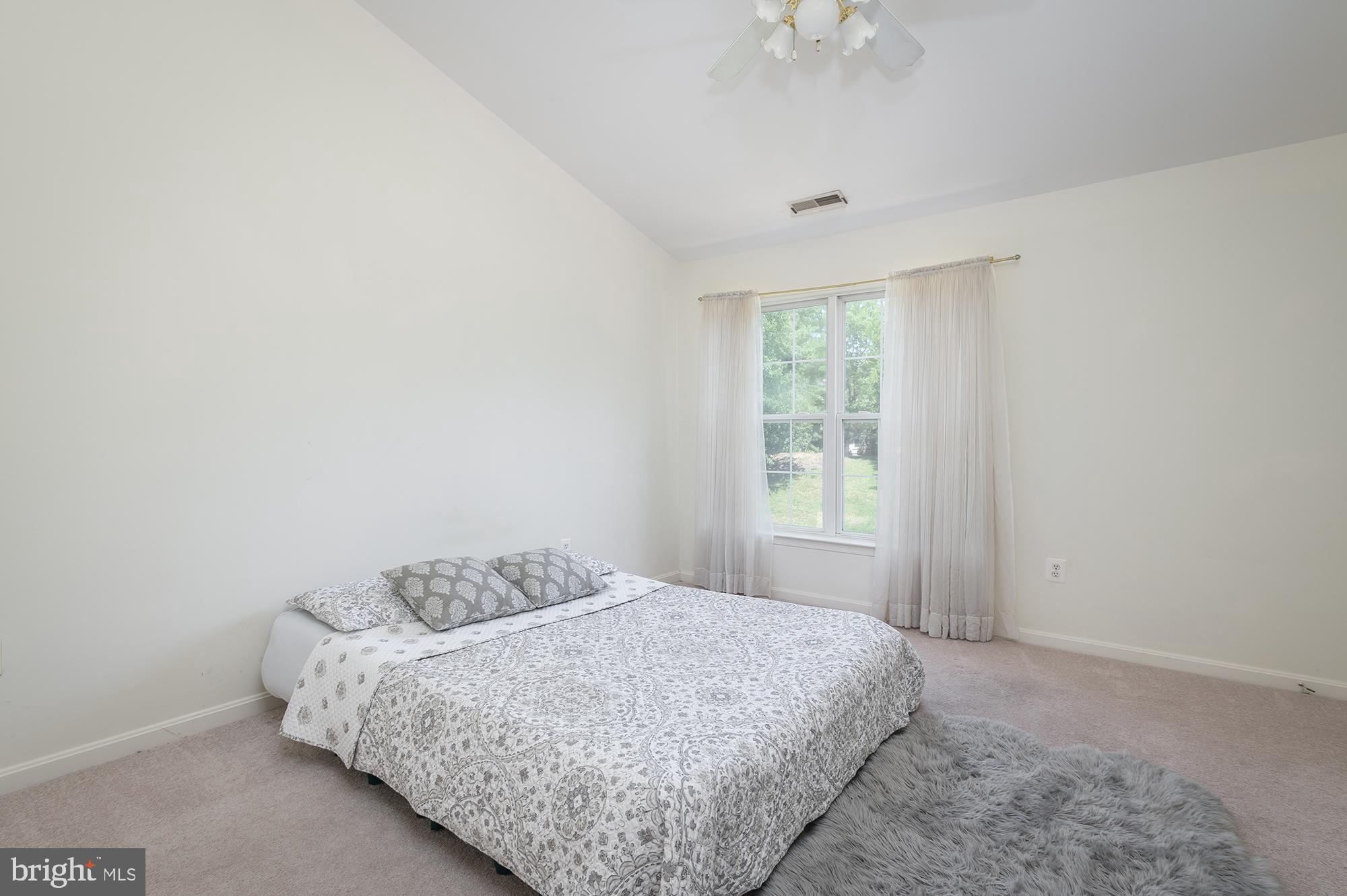 THE VILLAGES OF LYONSFIELD RUN - Residential