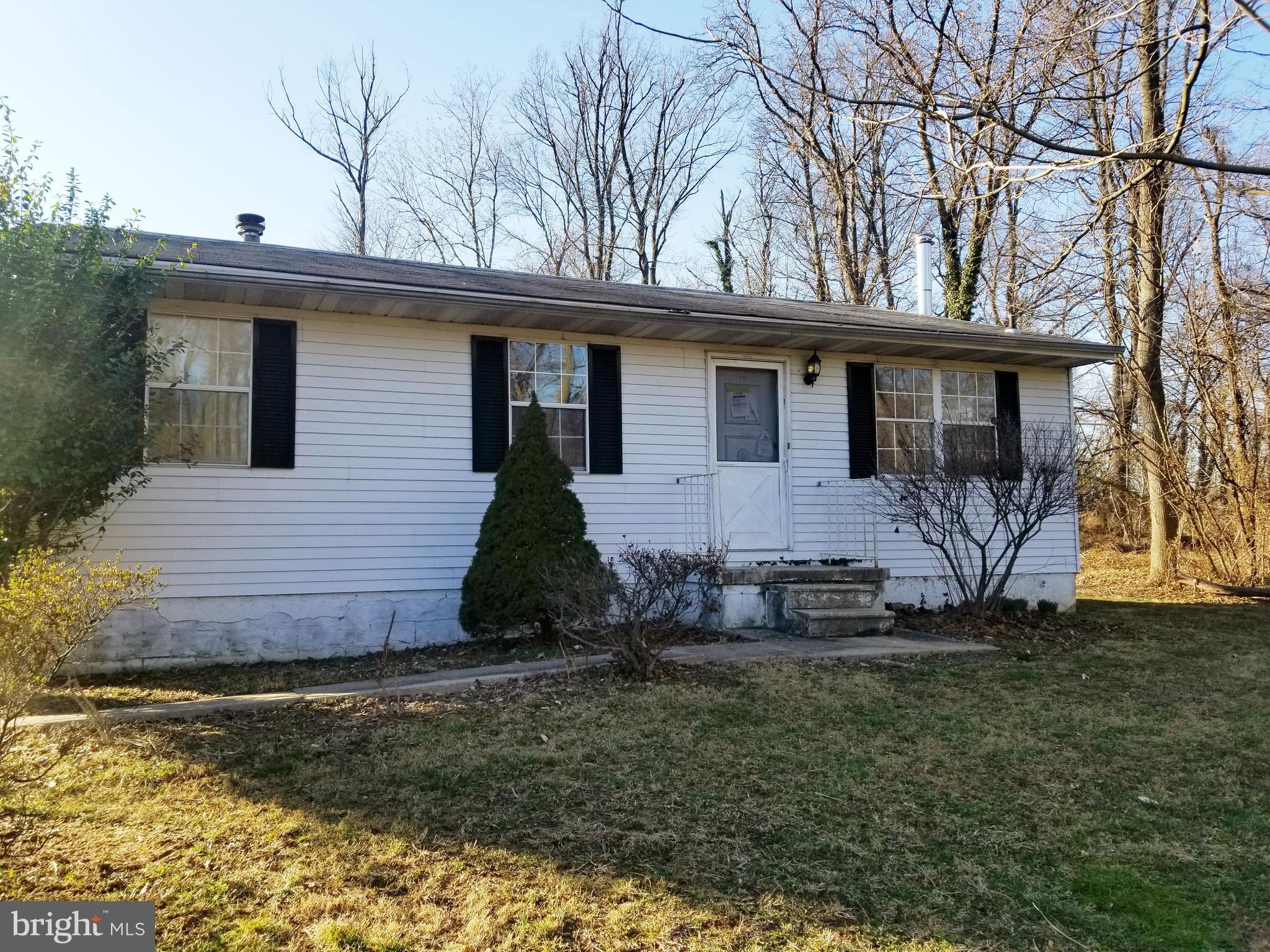 Wonderful opportunity to own or invest in this rancher home in Baltimore Highlands neighborhood! Seated in a spacious lot approximately an acre, this detached home has nice room sizes, wood and carpet floors, kitchen-dining combo with sliding door that opens to rear yard and basement with plenty of room for storage. Great location - near Southweat Area Park, Patapsco River, schools and restaurants.