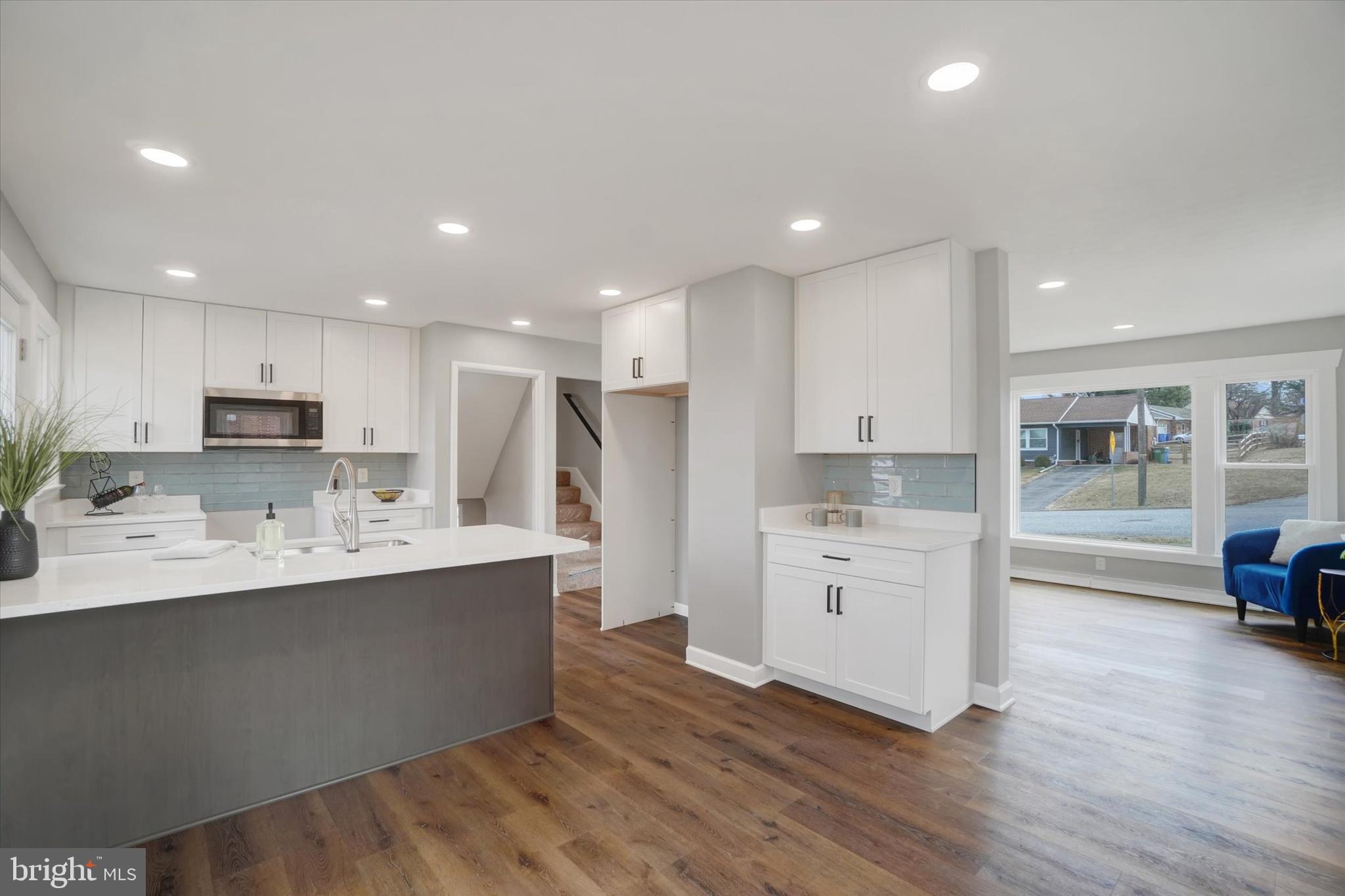 CRESTLYN - Residential