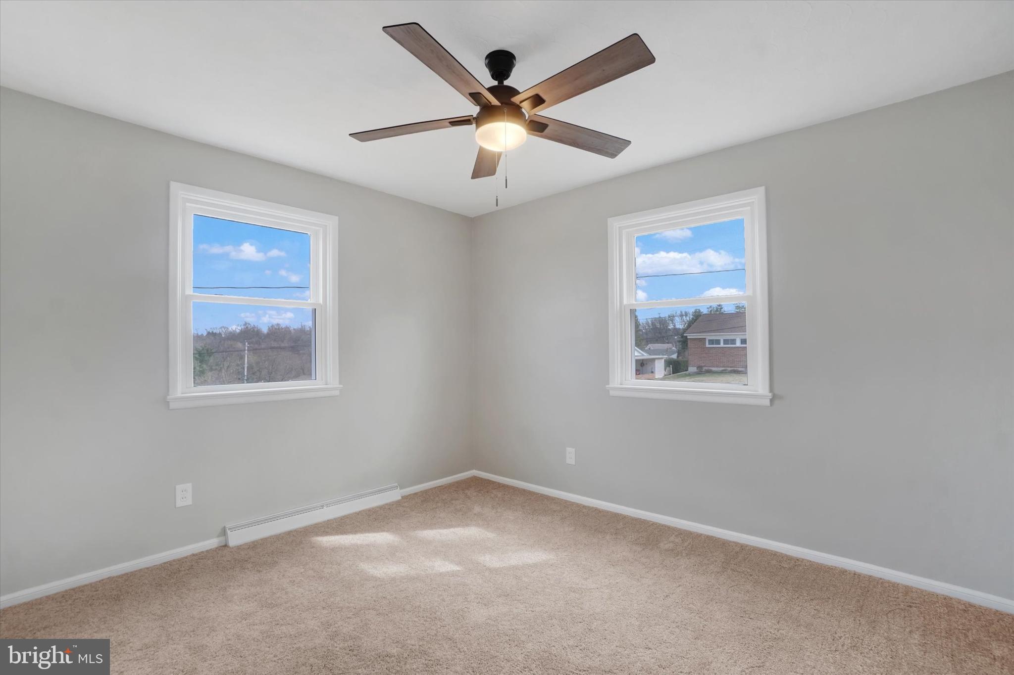 CRESTLYN - Residential