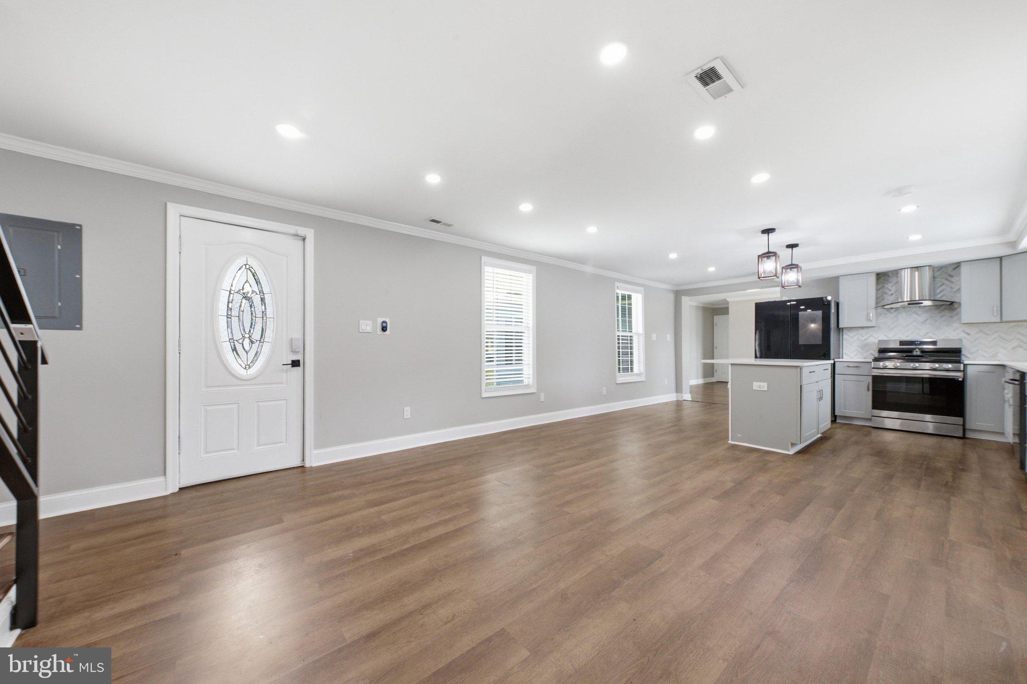 HAYWOOD HEIGHTS - Residential