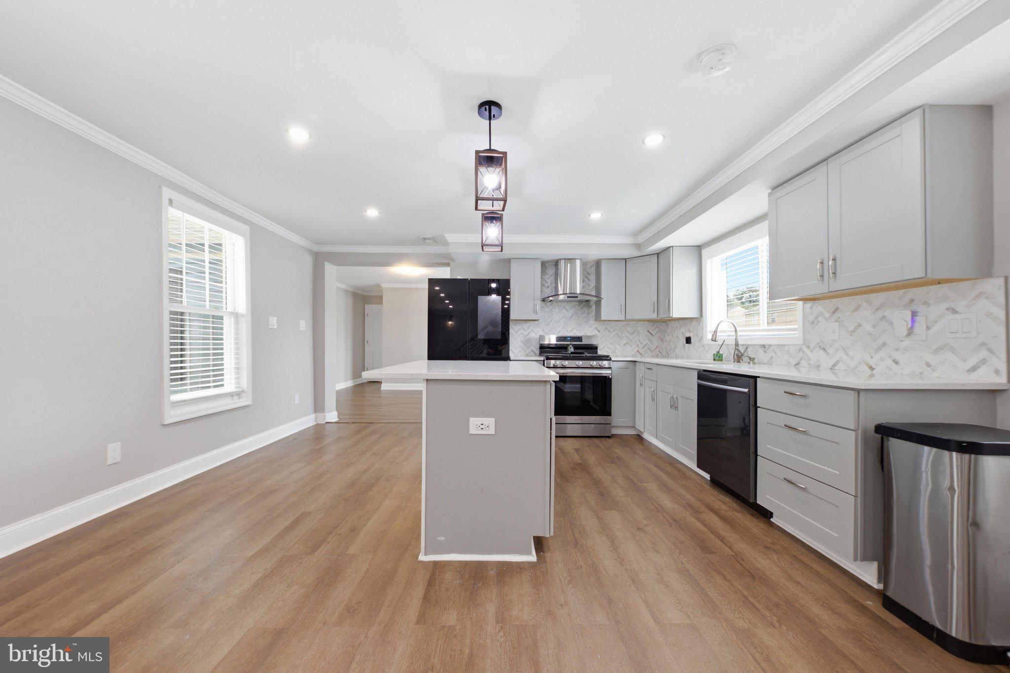 HAYWOOD HEIGHTS - Residential