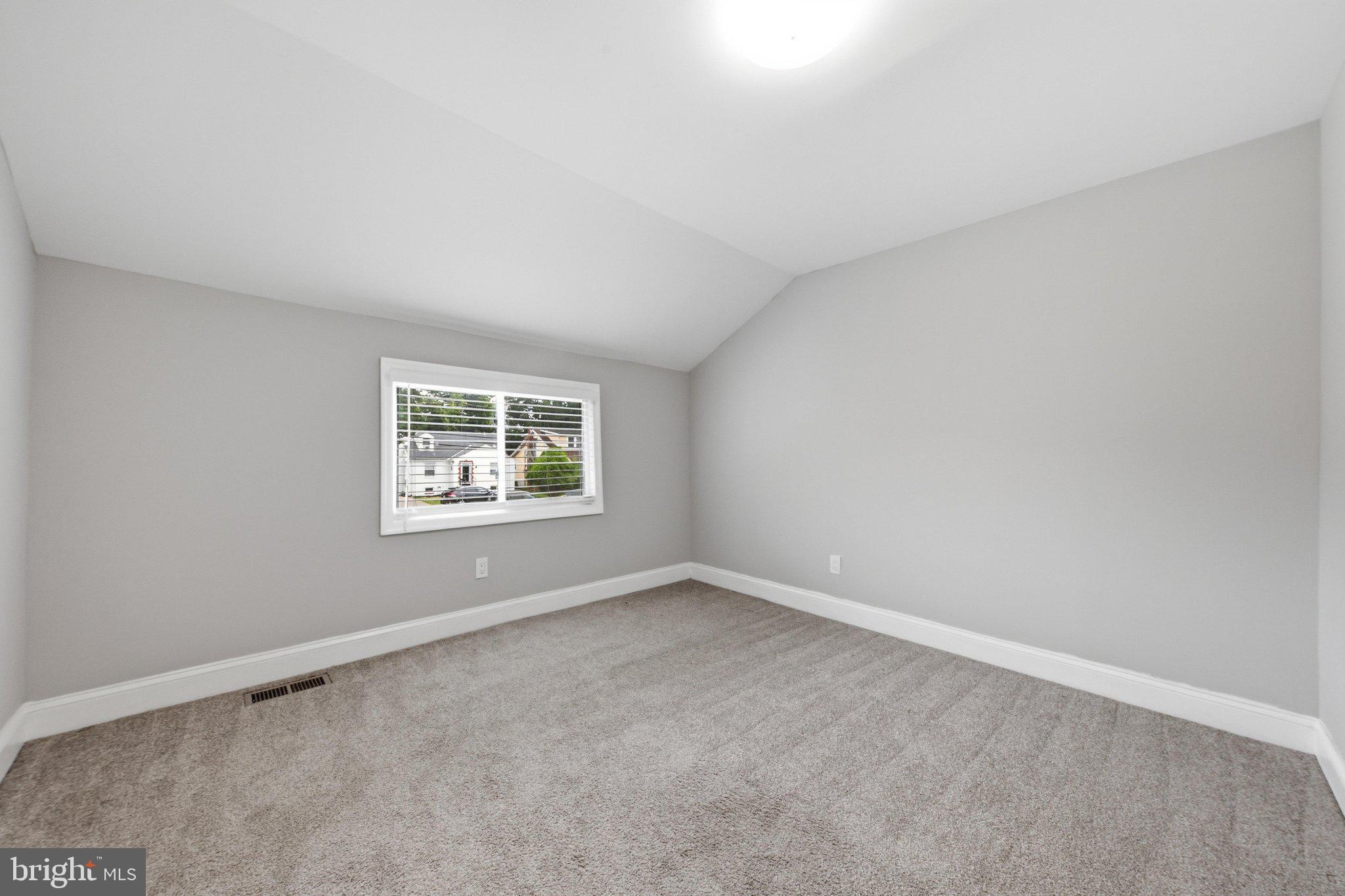 HAYWOOD HEIGHTS - Residential