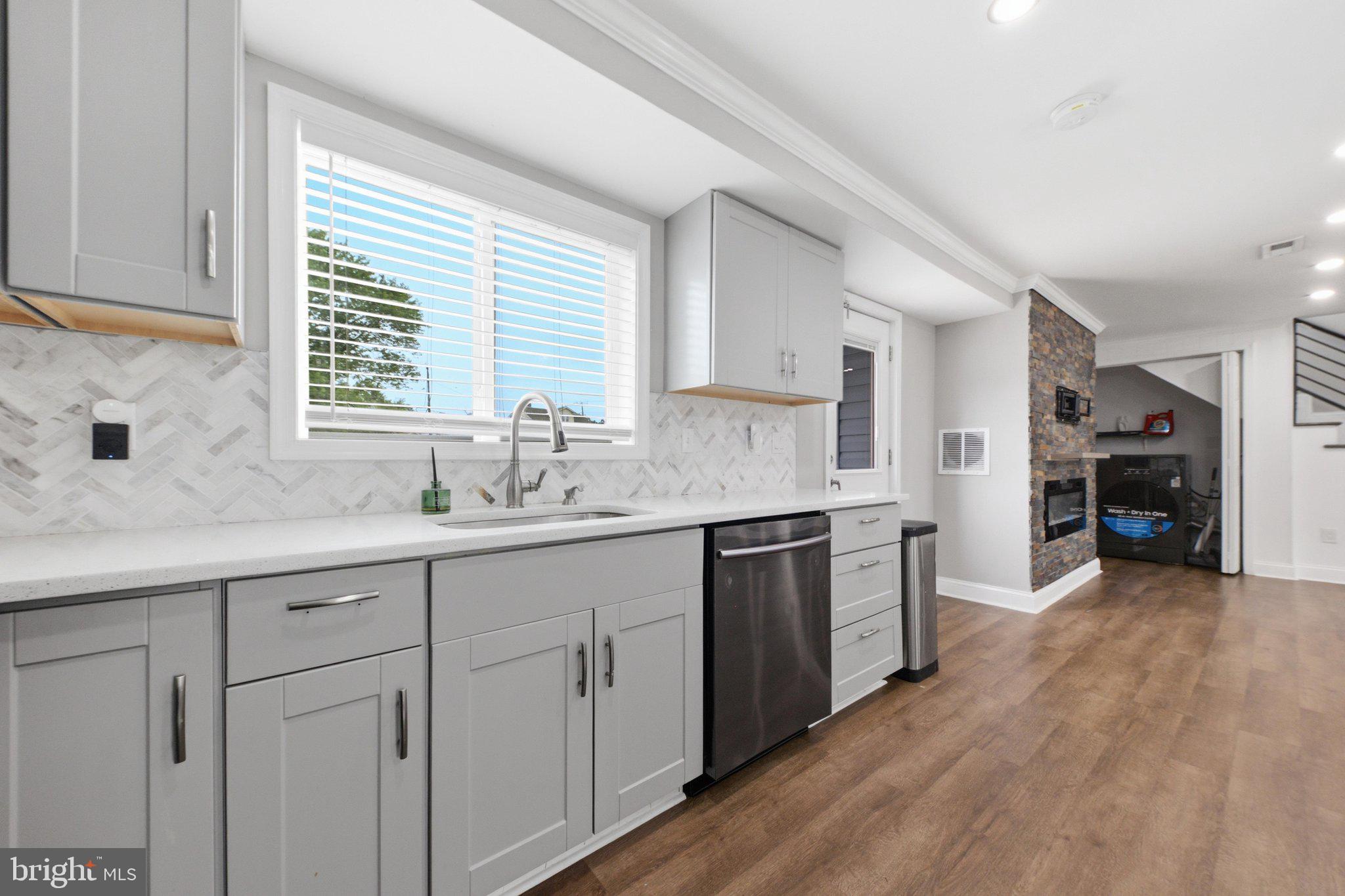 HAYWOOD HEIGHTS - Residential