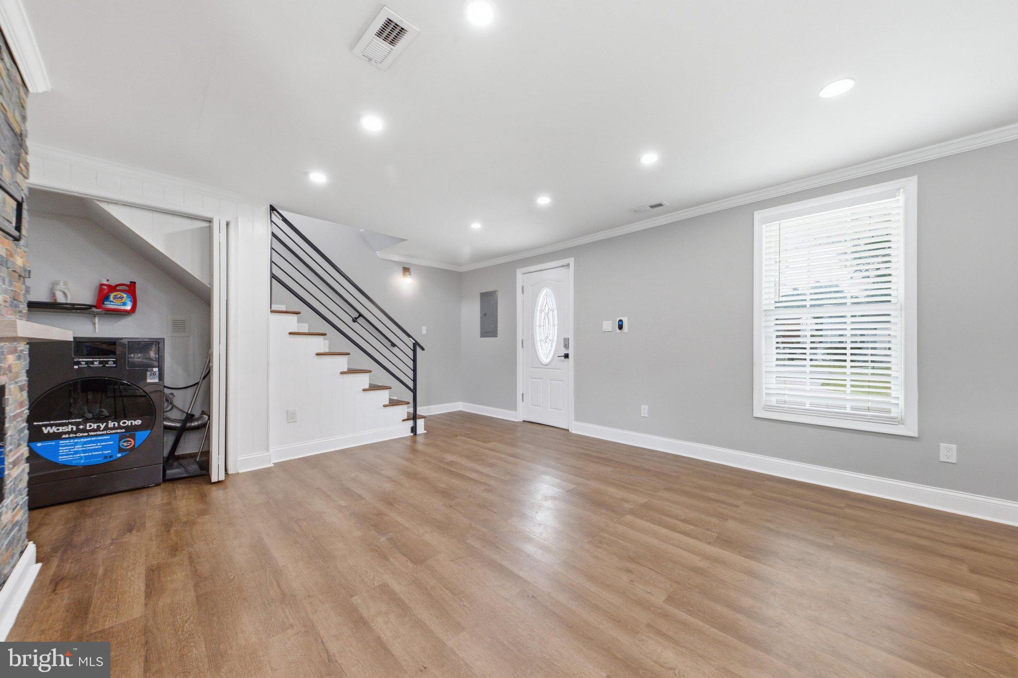 HAYWOOD HEIGHTS - Residential