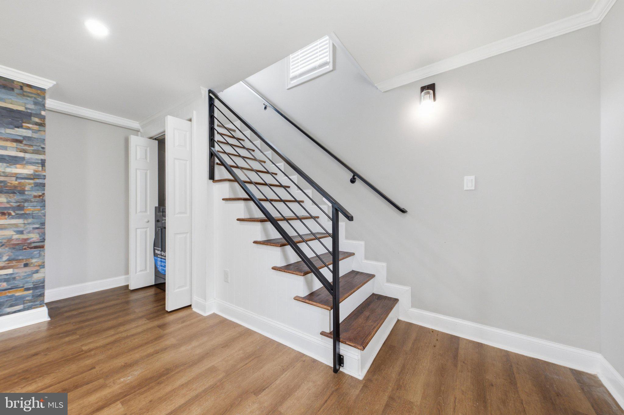 HAYWOOD HEIGHTS - Residential