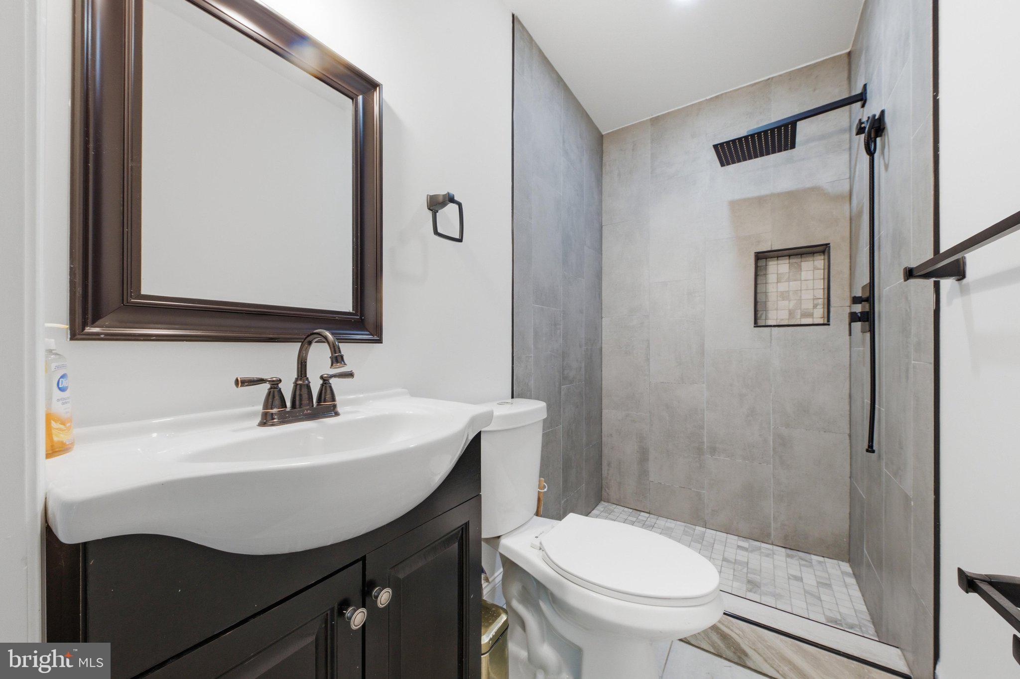 HAYWOOD HEIGHTS - Residential