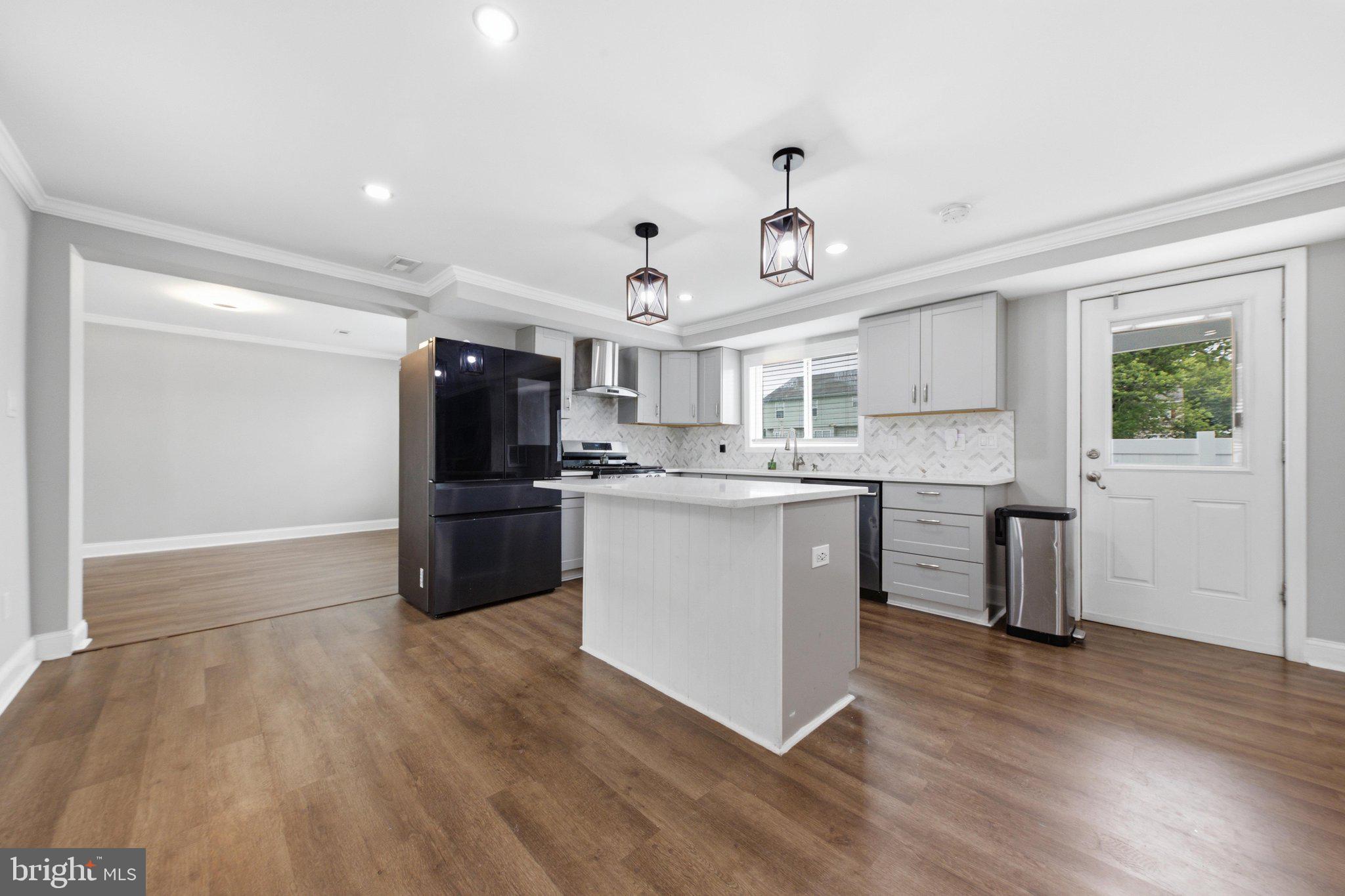 HAYWOOD HEIGHTS - Residential