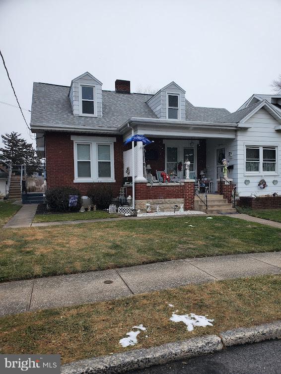 Adorable 1 bedroom, 1 bath, living room, kitchen and off street parking.