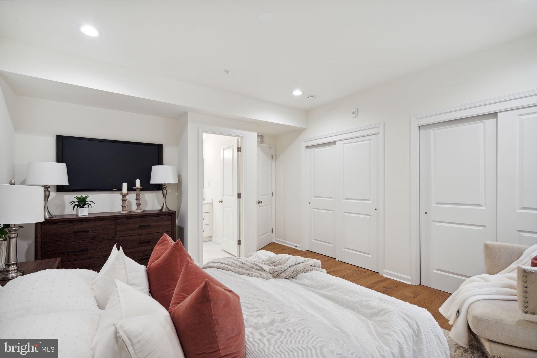 SOUTH KENSINGTON - Residential Lease