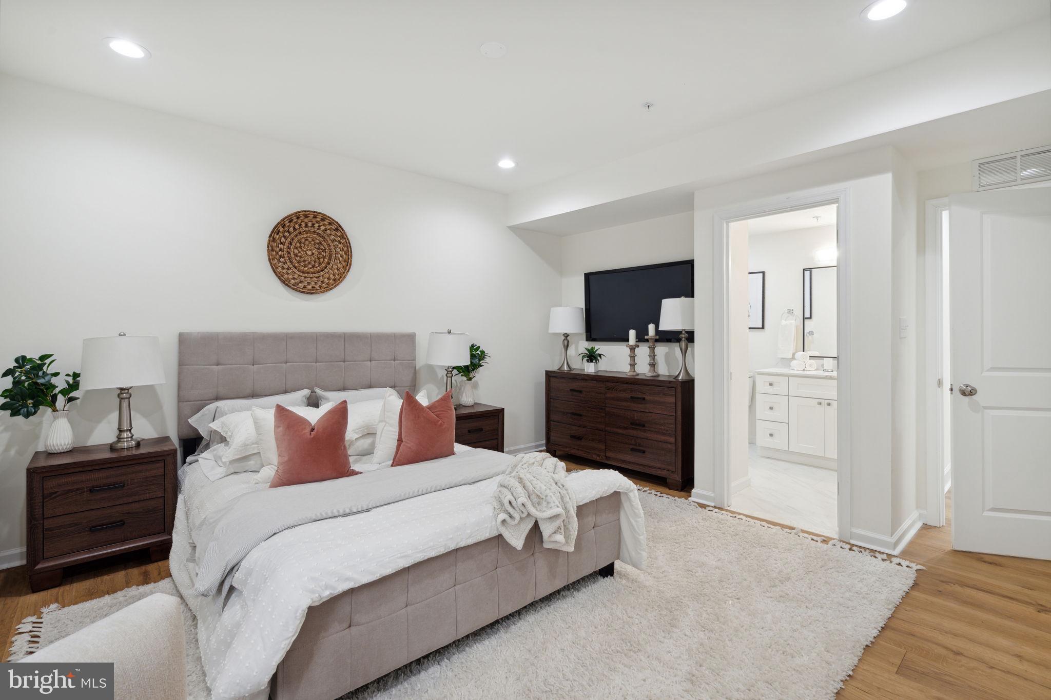 SOUTH KENSINGTON - Residential Lease