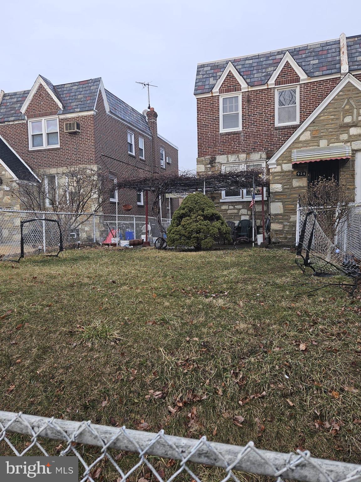 LAWNDALE - Residential