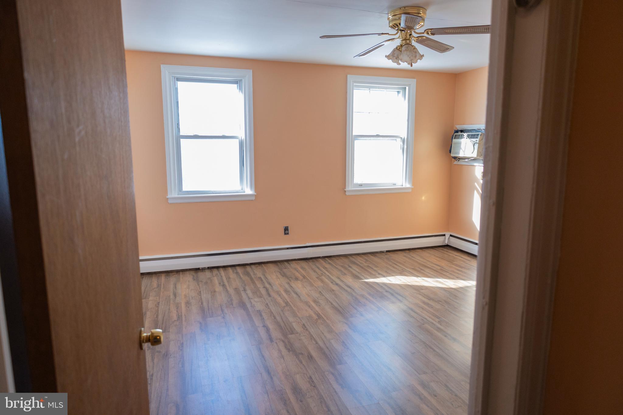 LAWNDALE - Residential