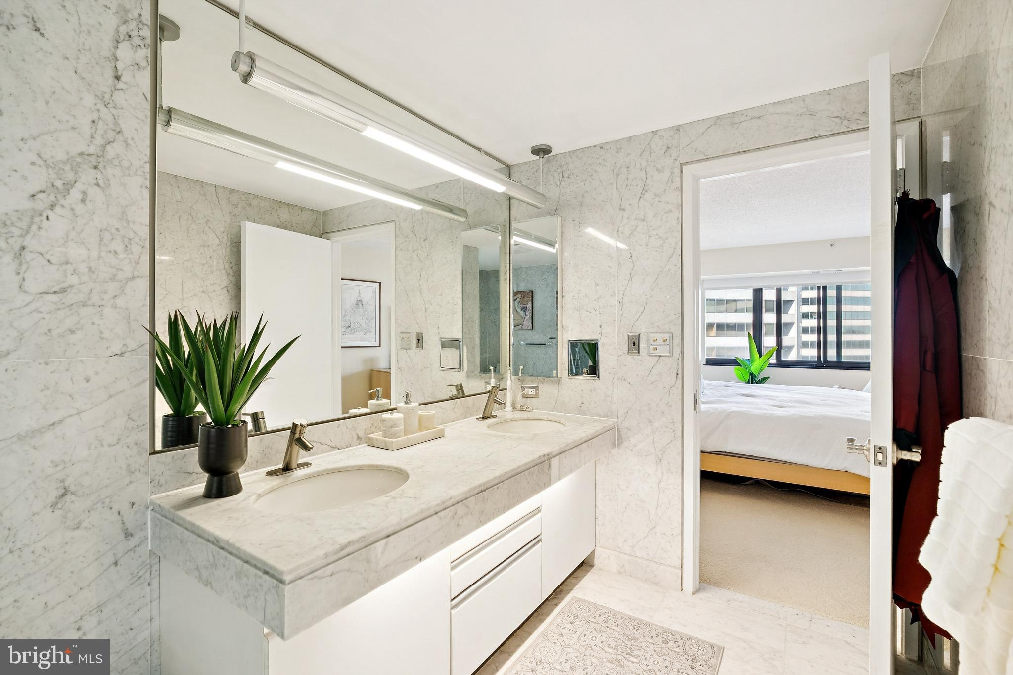 CRYSTAL GATEWAY - Residential