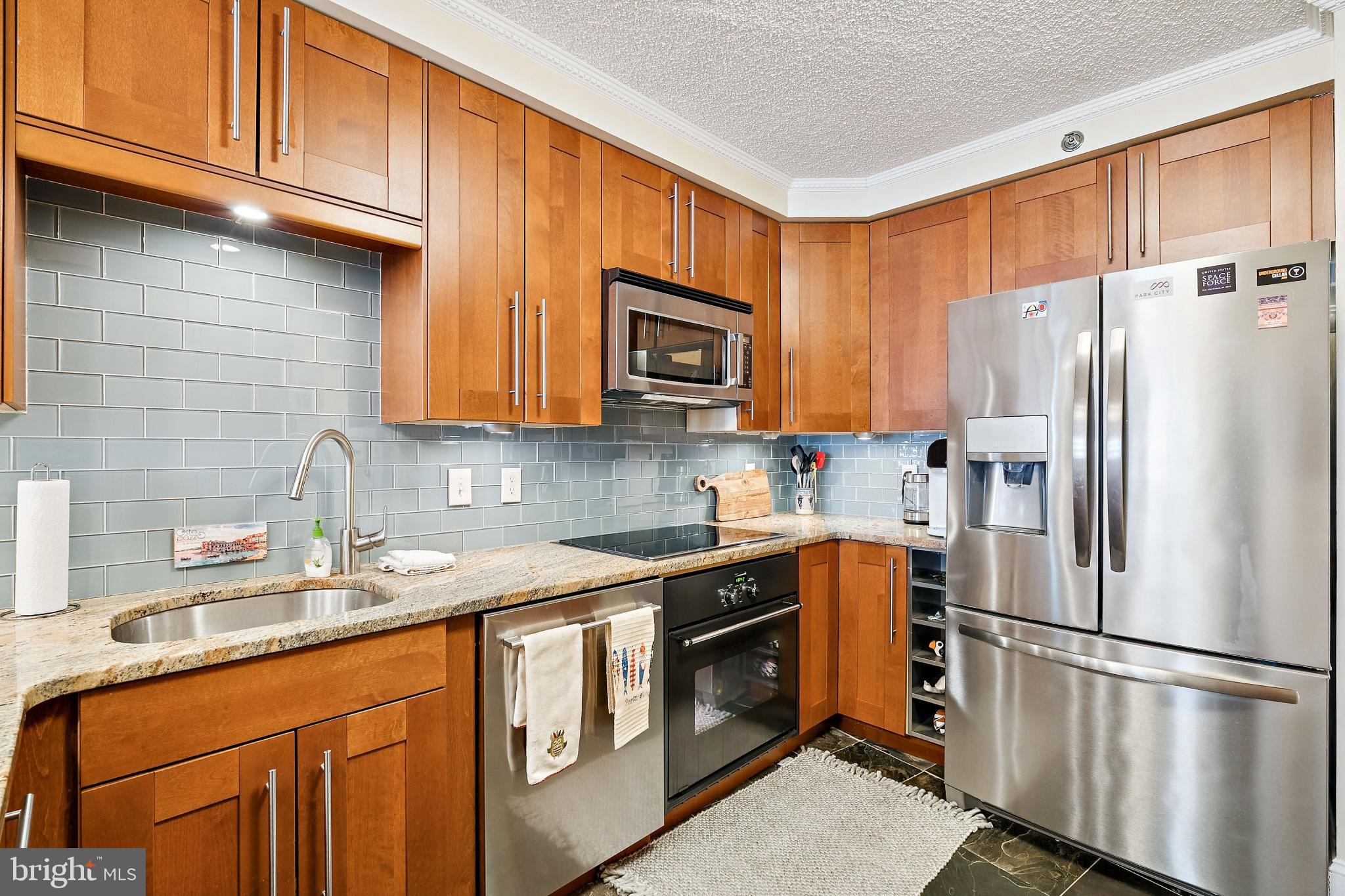 CRYSTAL GATEWAY - Residential
