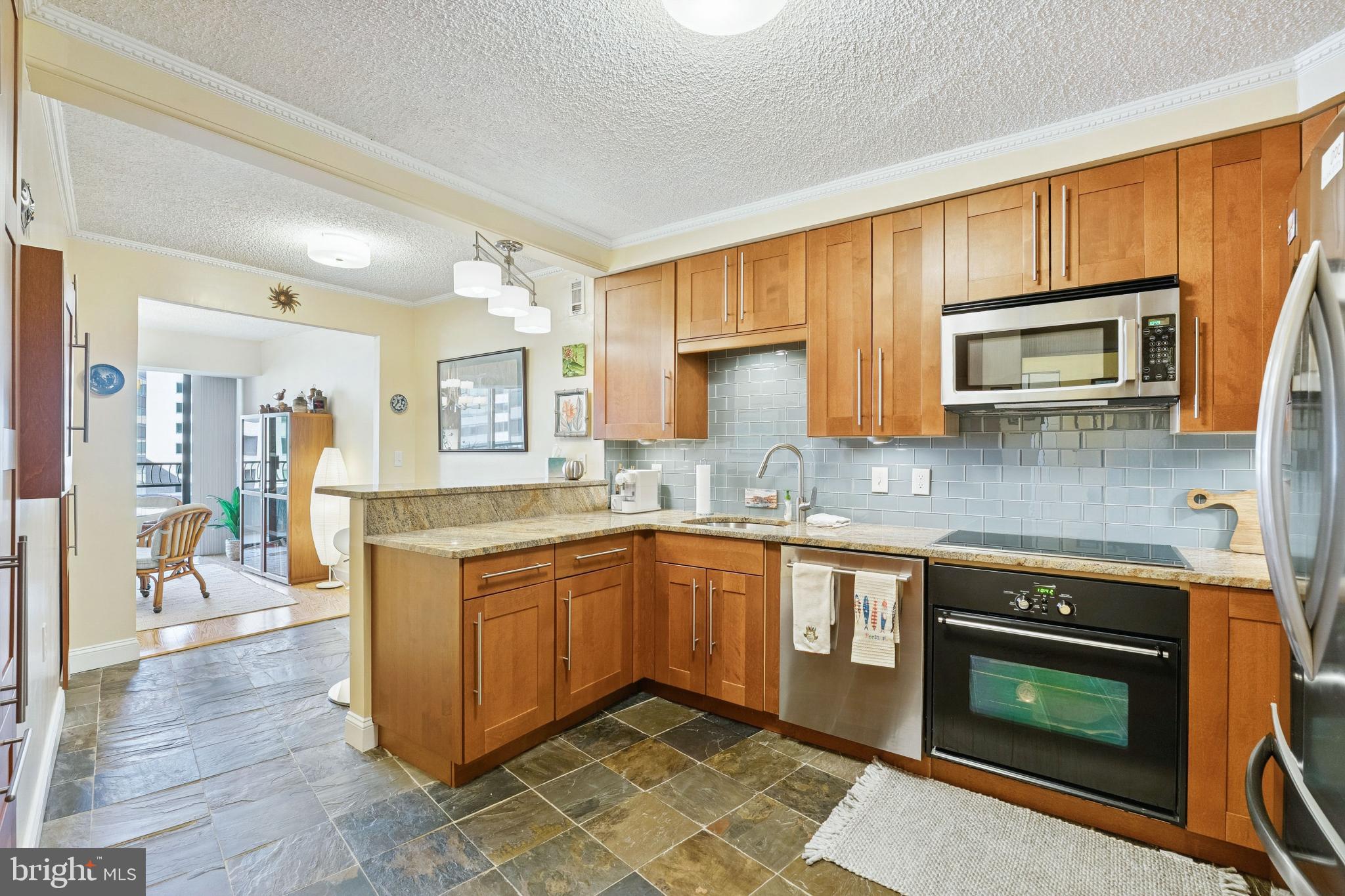 CRYSTAL GATEWAY - Residential