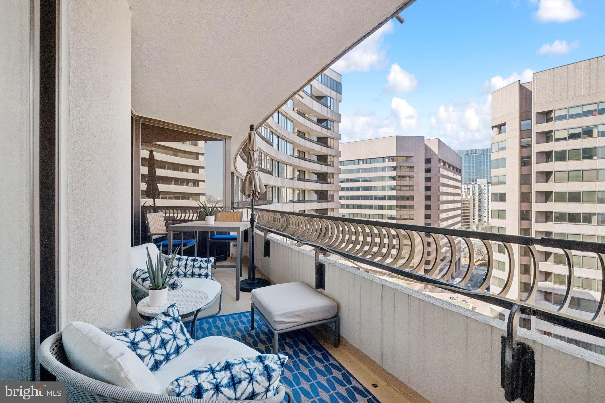 CRYSTAL GATEWAY - Residential