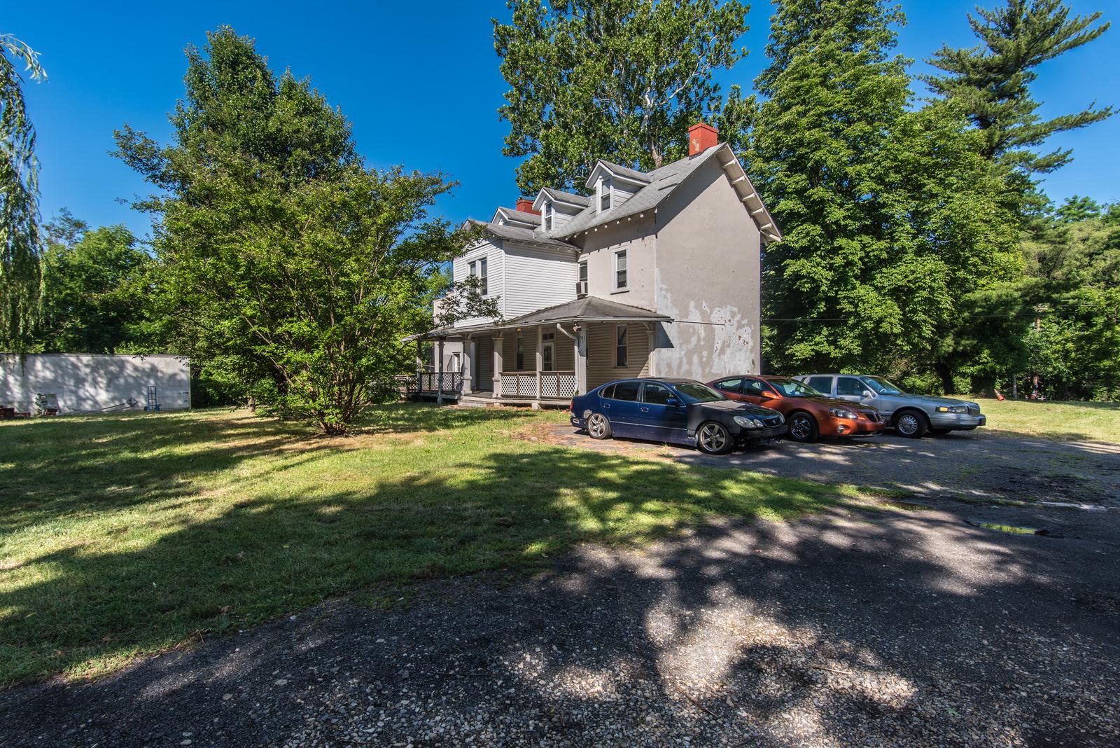 TORRESDALE MANOR - Residential
