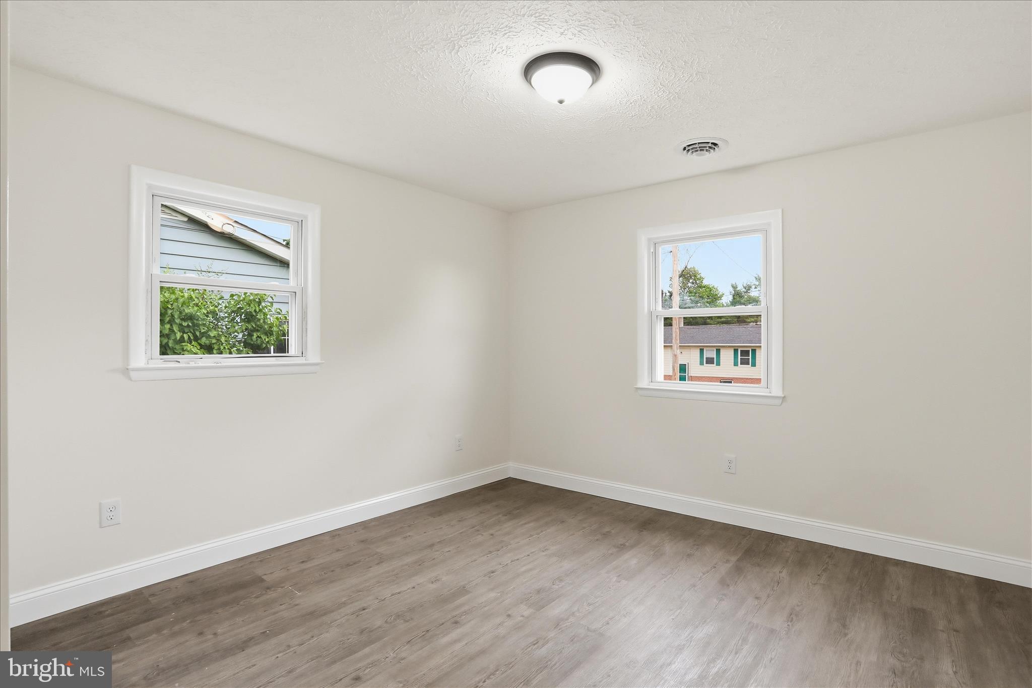 GREEN ACRES - Residential