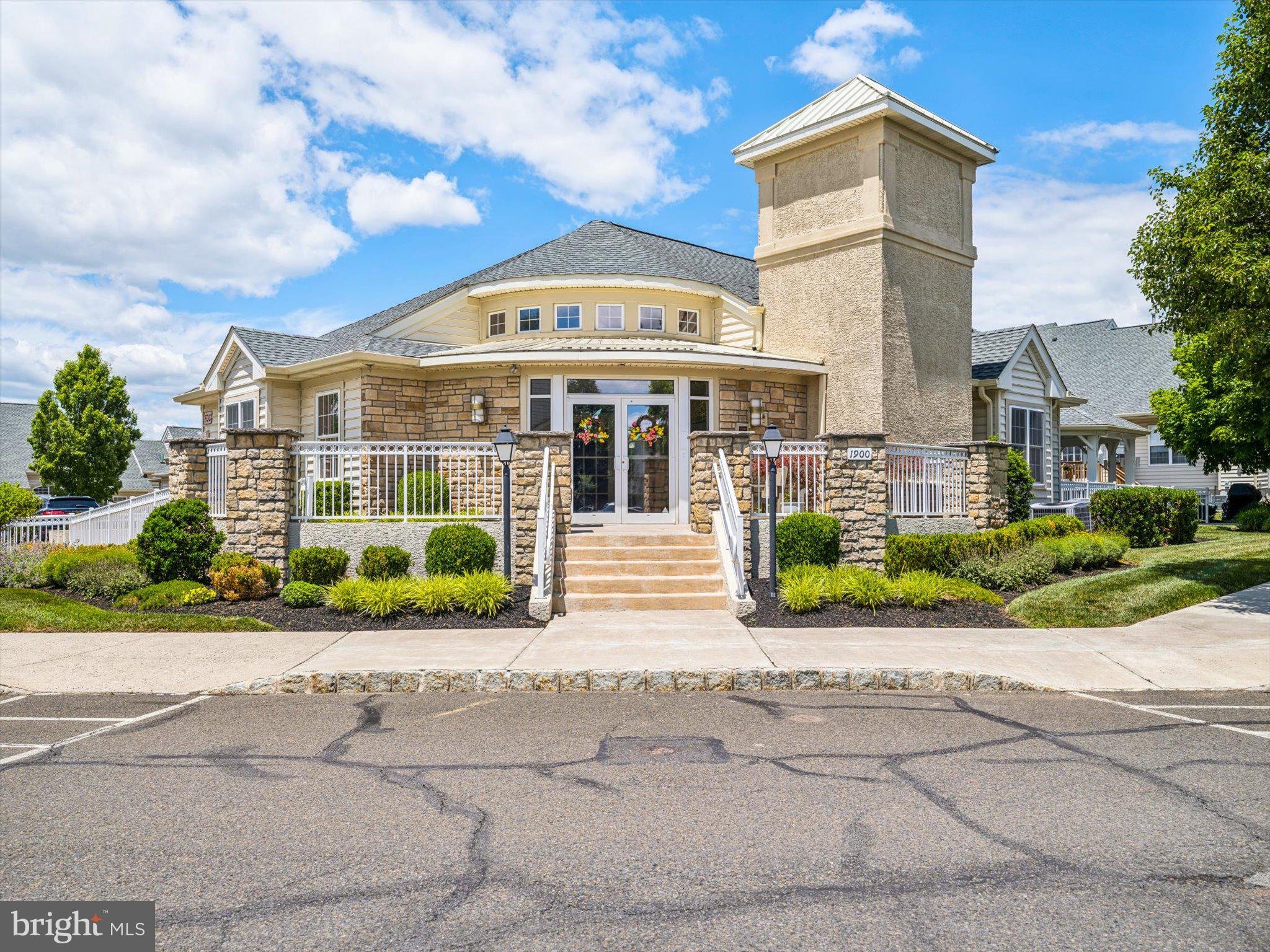 LAMPLIGHTER VILLAGE - Residential