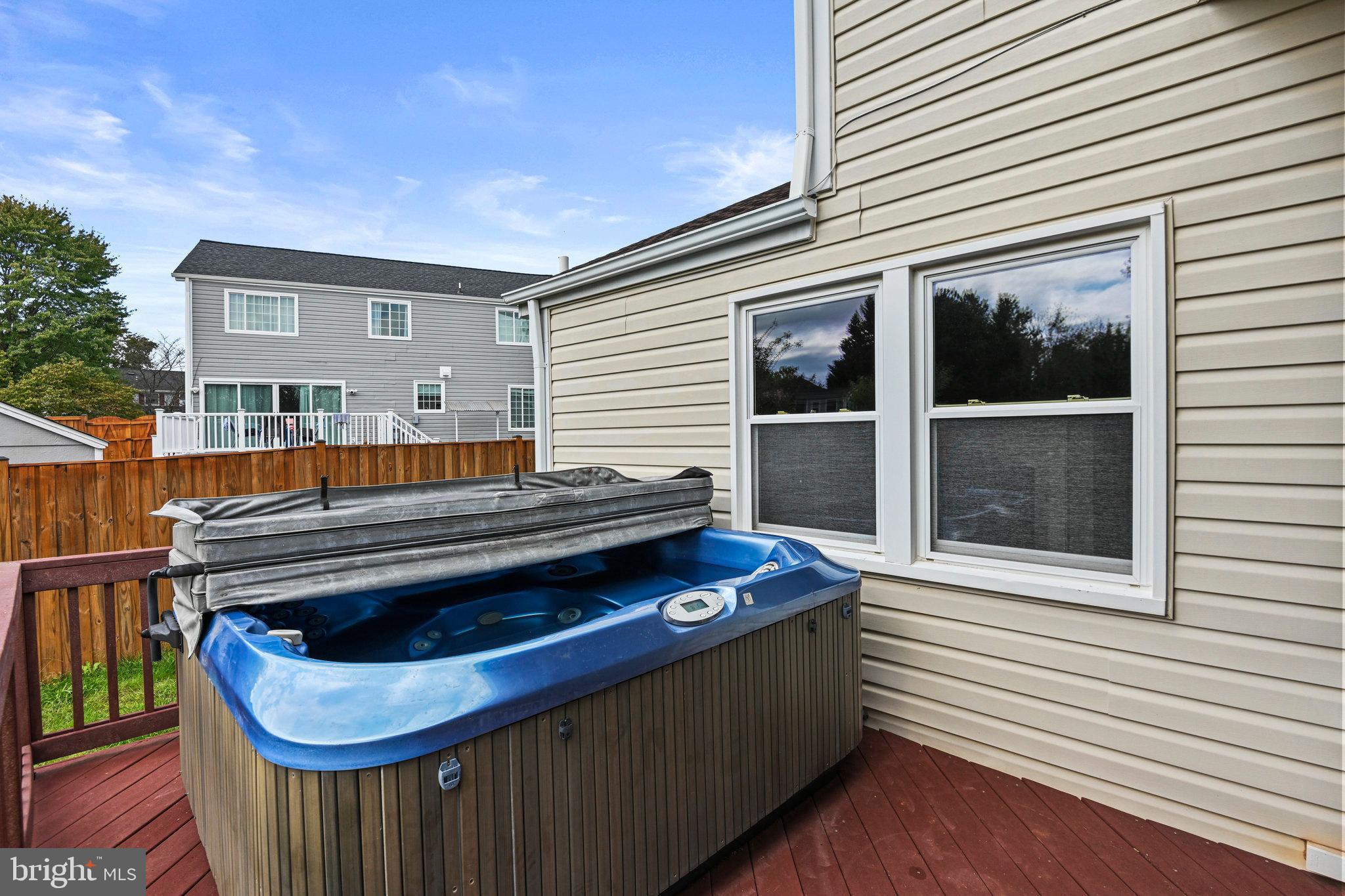 SENECA CHASE - Residential