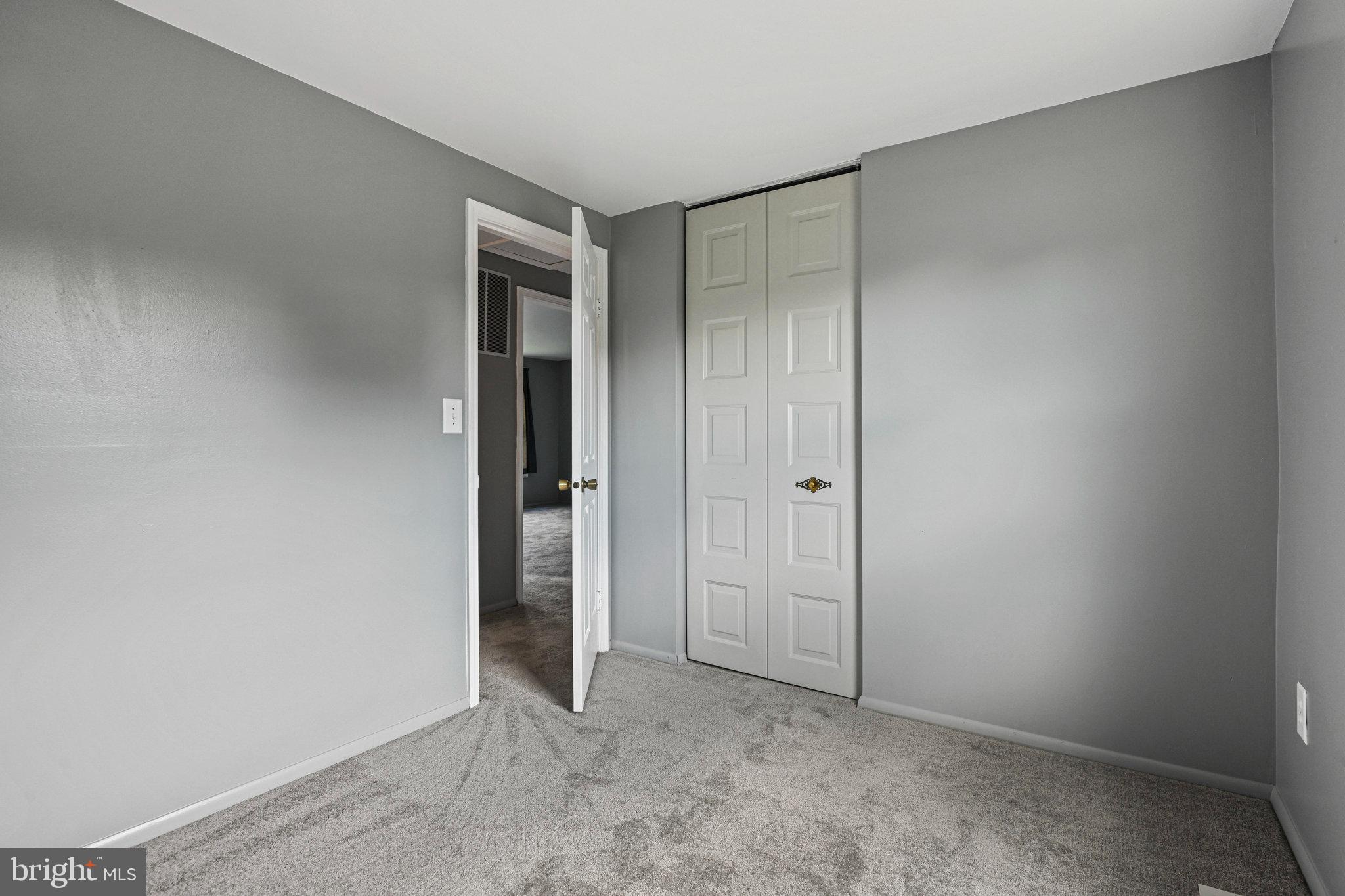 SENECA CHASE - Residential