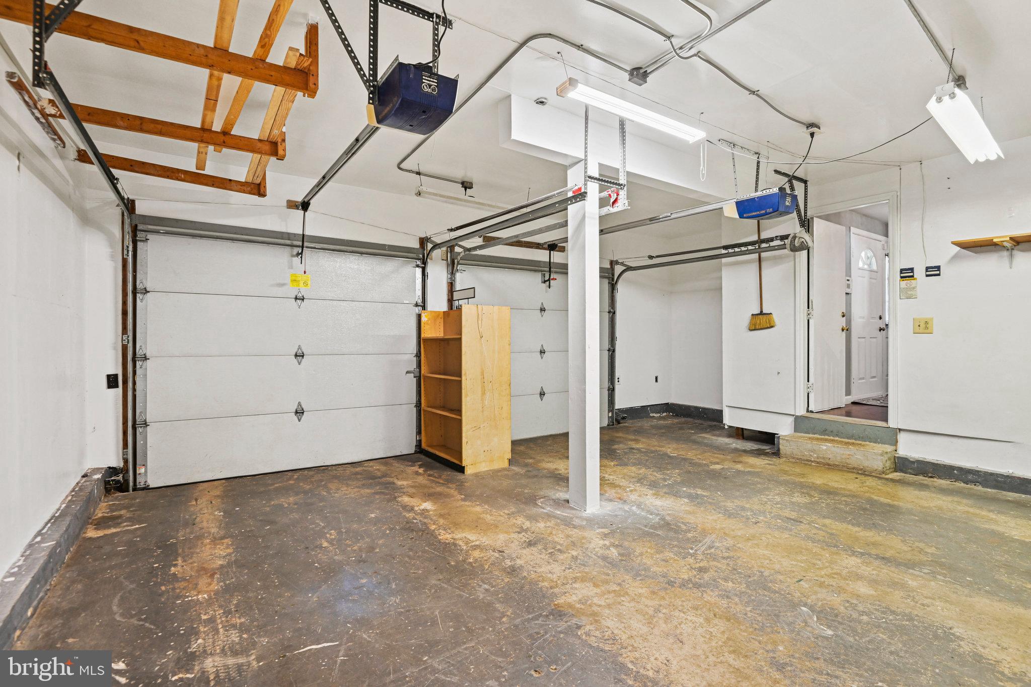 SENECA CHASE - Residential