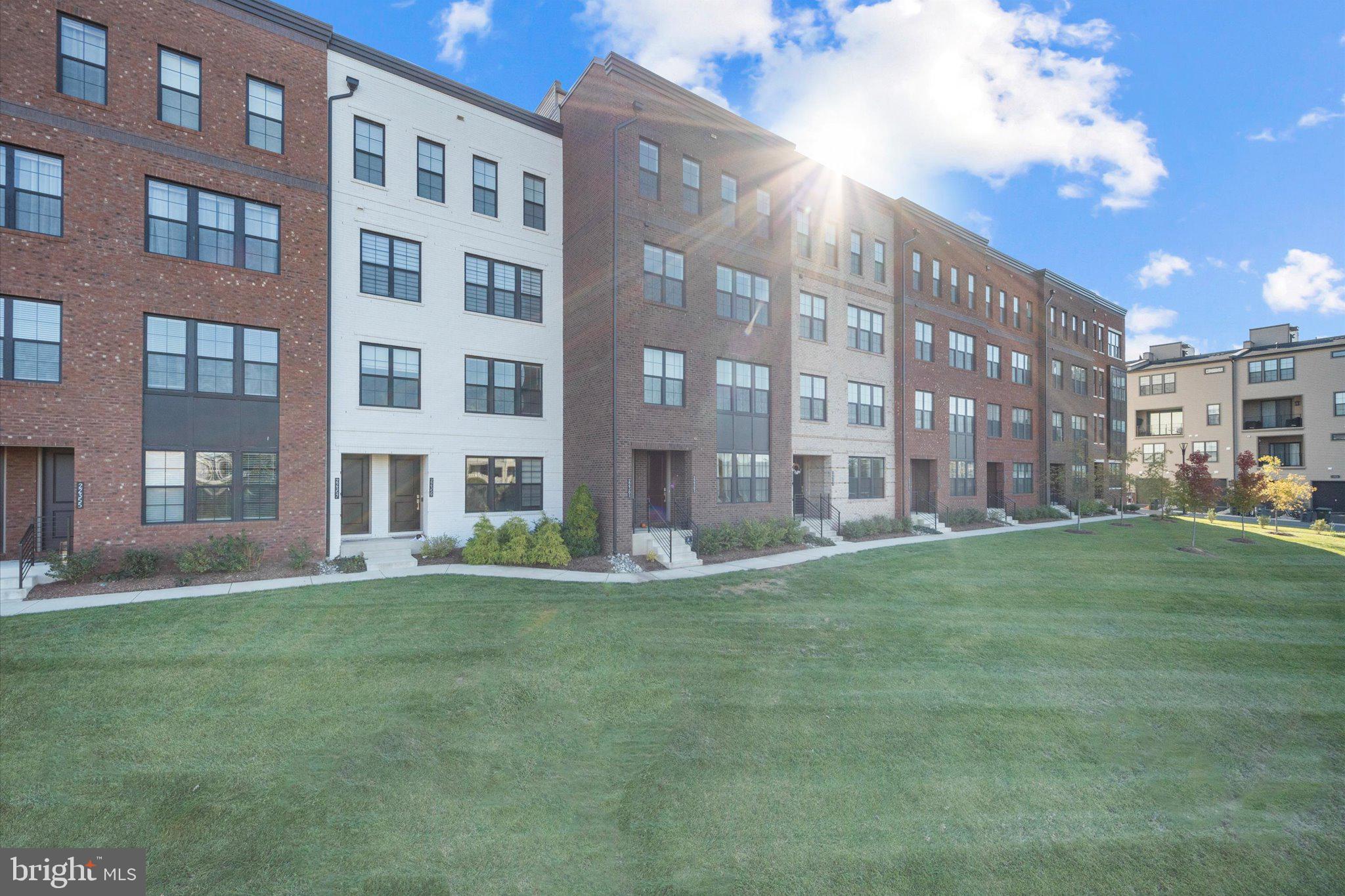 METRO WALK AT MOOREFIELD STATION - Residential