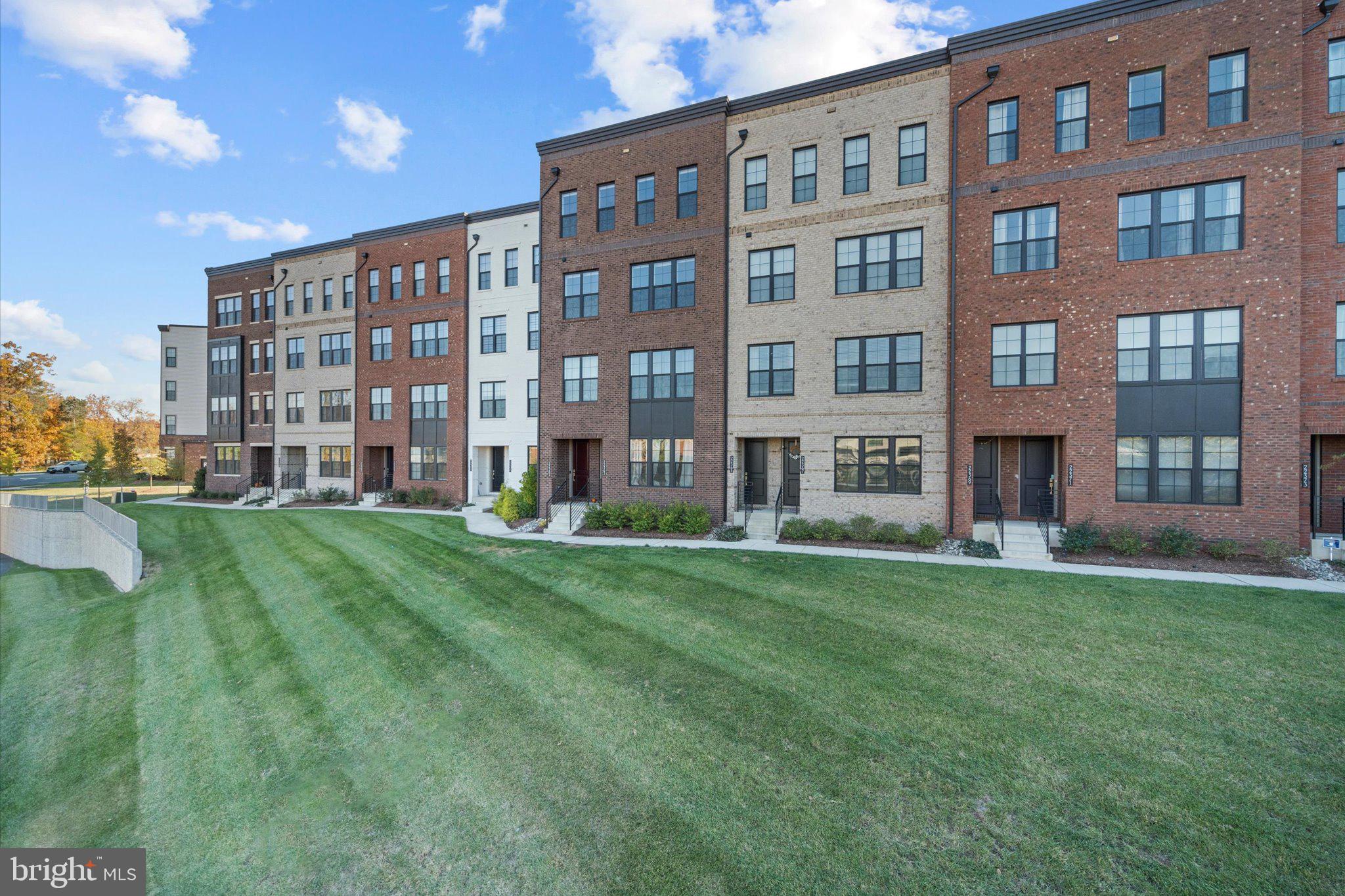 METRO WALK AT MOOREFIELD STATION - Residential