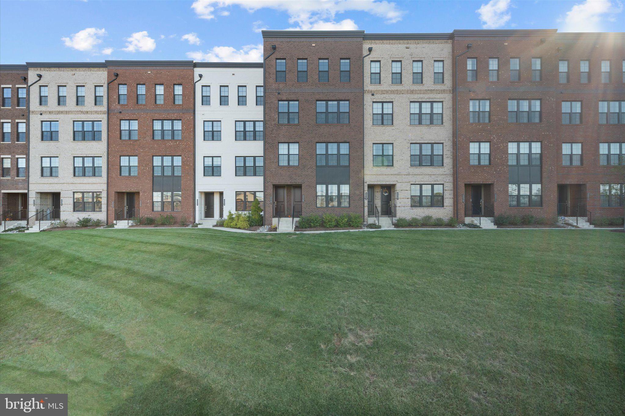 METRO WALK AT MOOREFIELD STATION - Residential