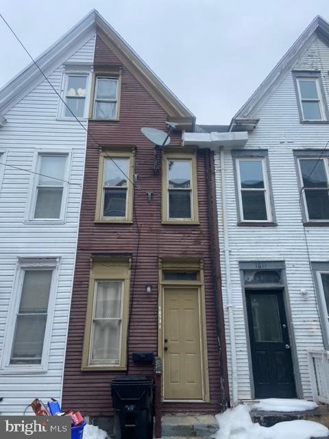 Great investment opportunity! Own a rental property filled with tenant of 9 years who wants to stay.  No sign on the property.  Seller has other properties for sale. This could be a single property purchase, or see Associated Docs for list of total of 9 properties for possible package deal.
