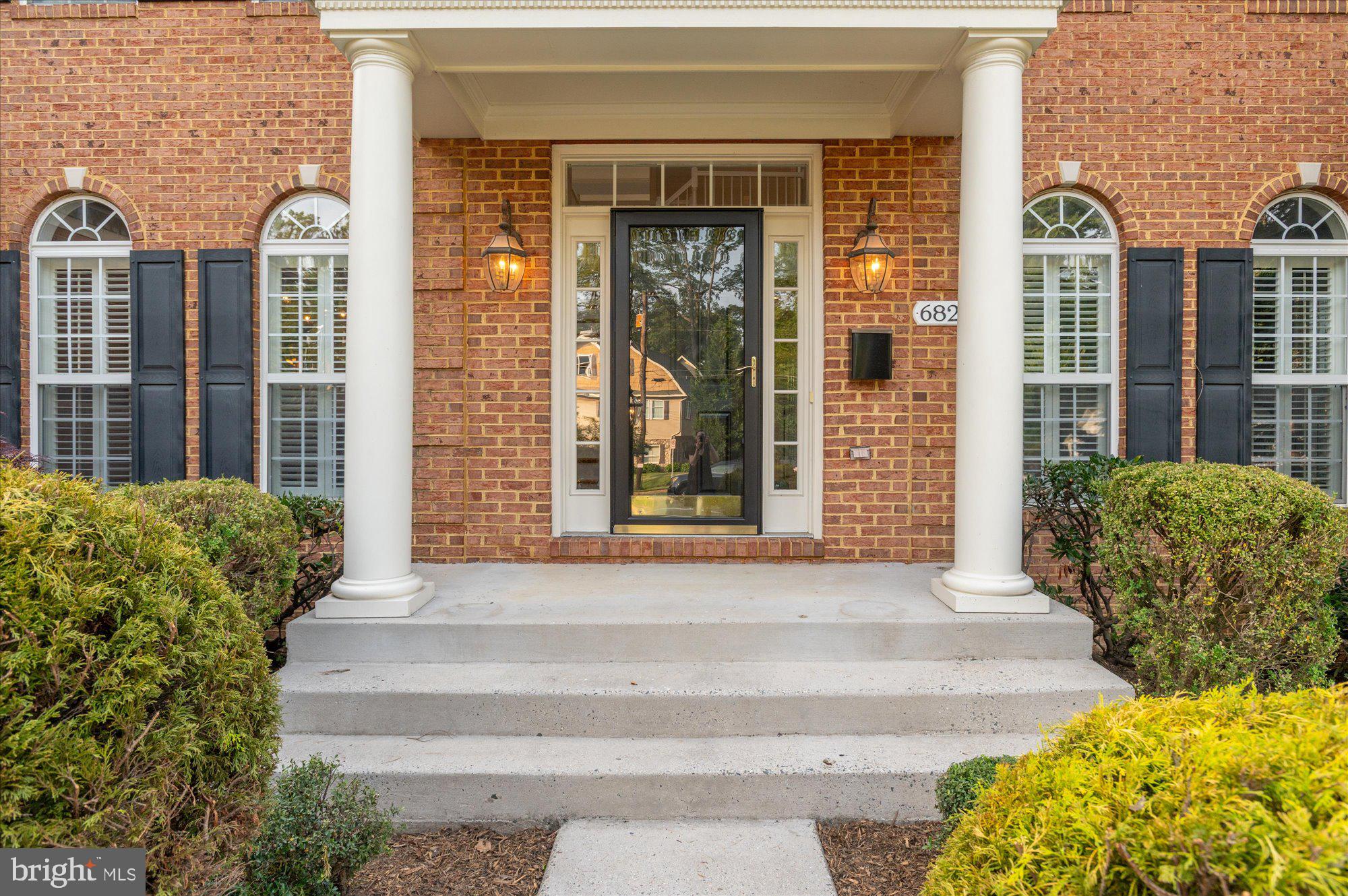 BERKSHIRE OAKWOOD - Residential