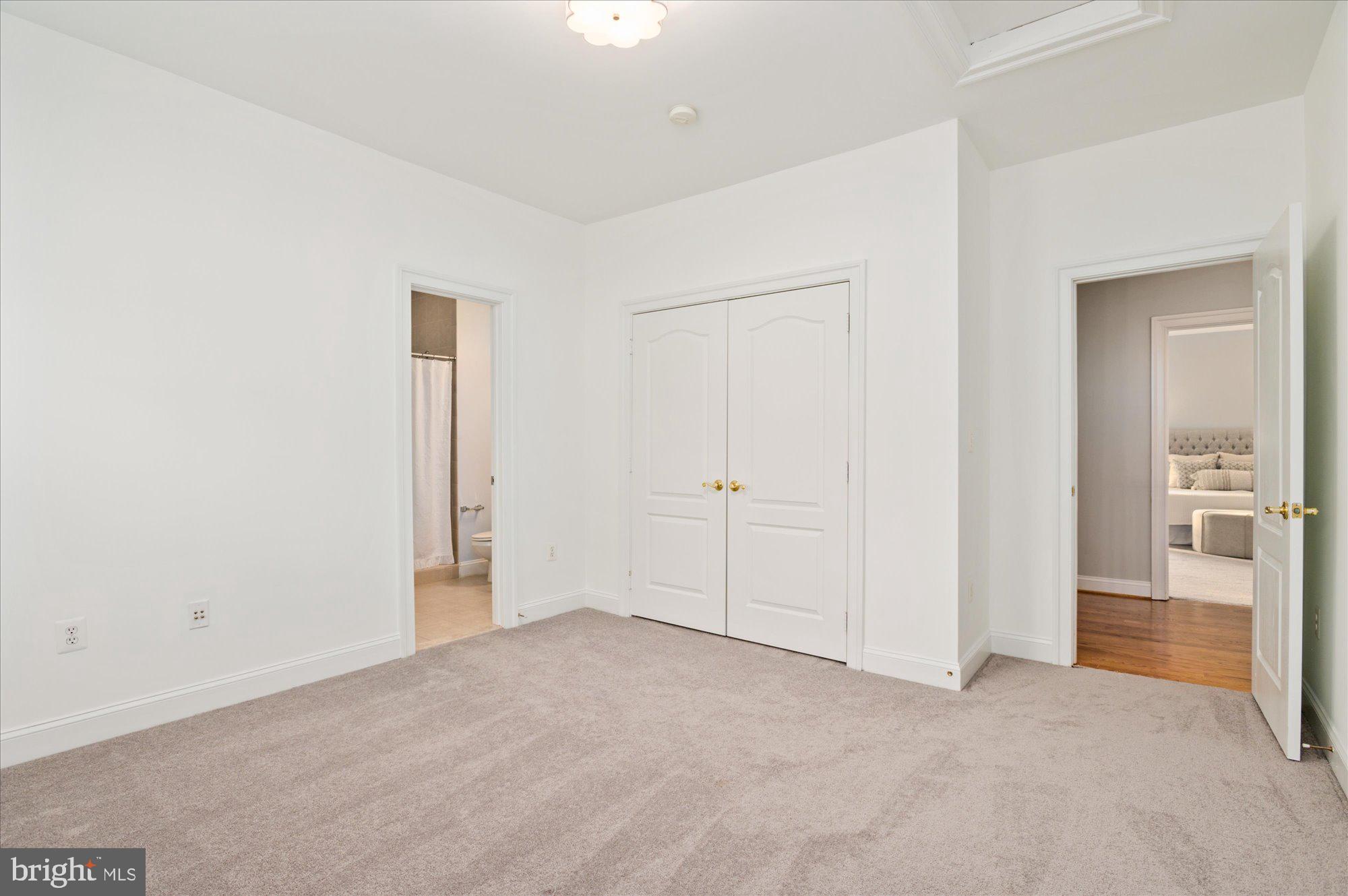BERKSHIRE OAKWOOD - Residential