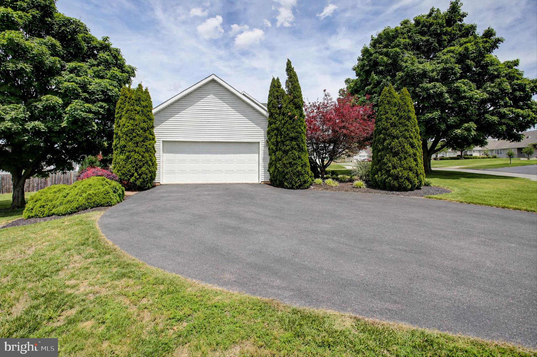 MAUGANS MEADOWS - Residential