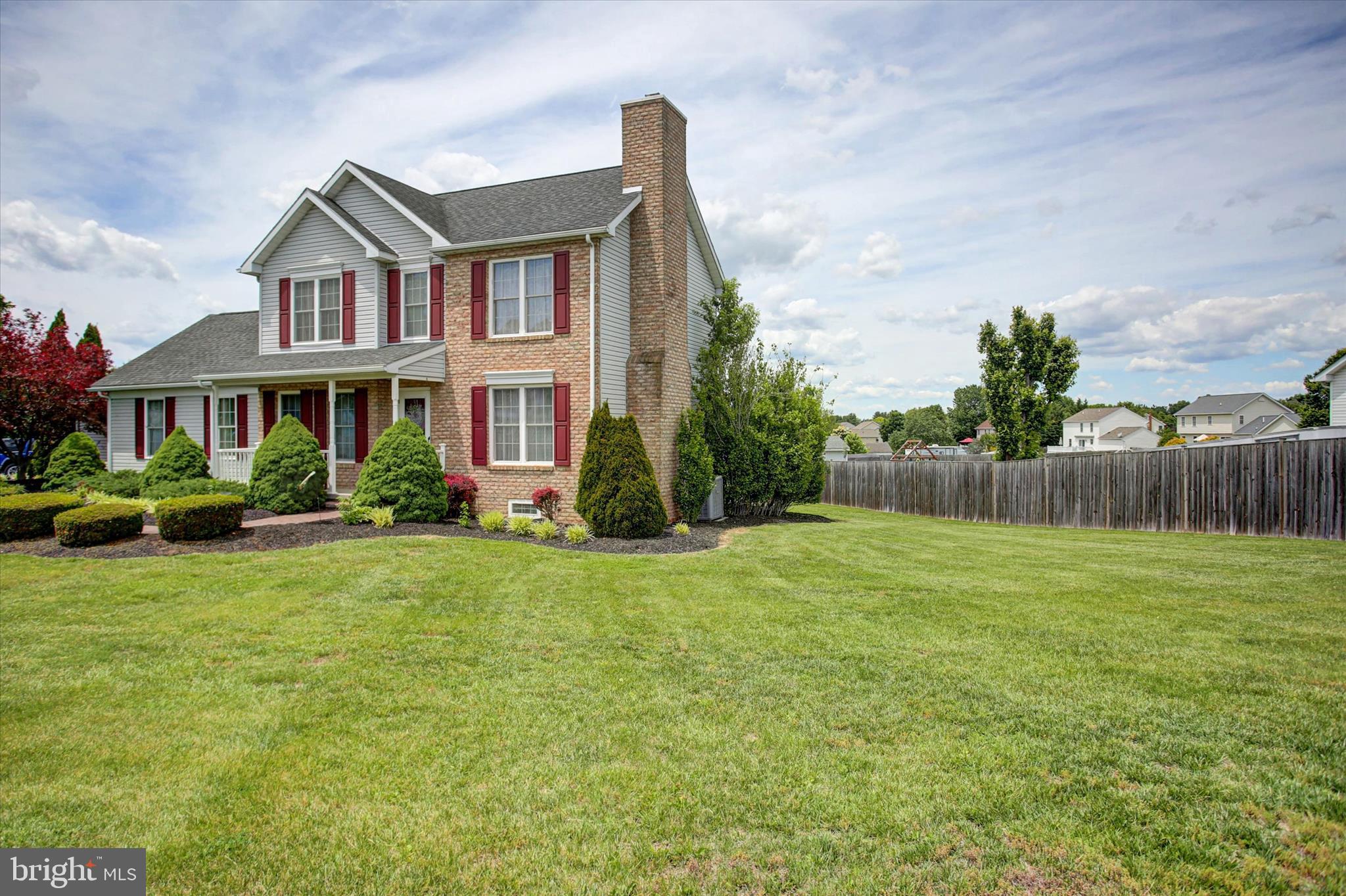 MAUGANS MEADOWS - Residential