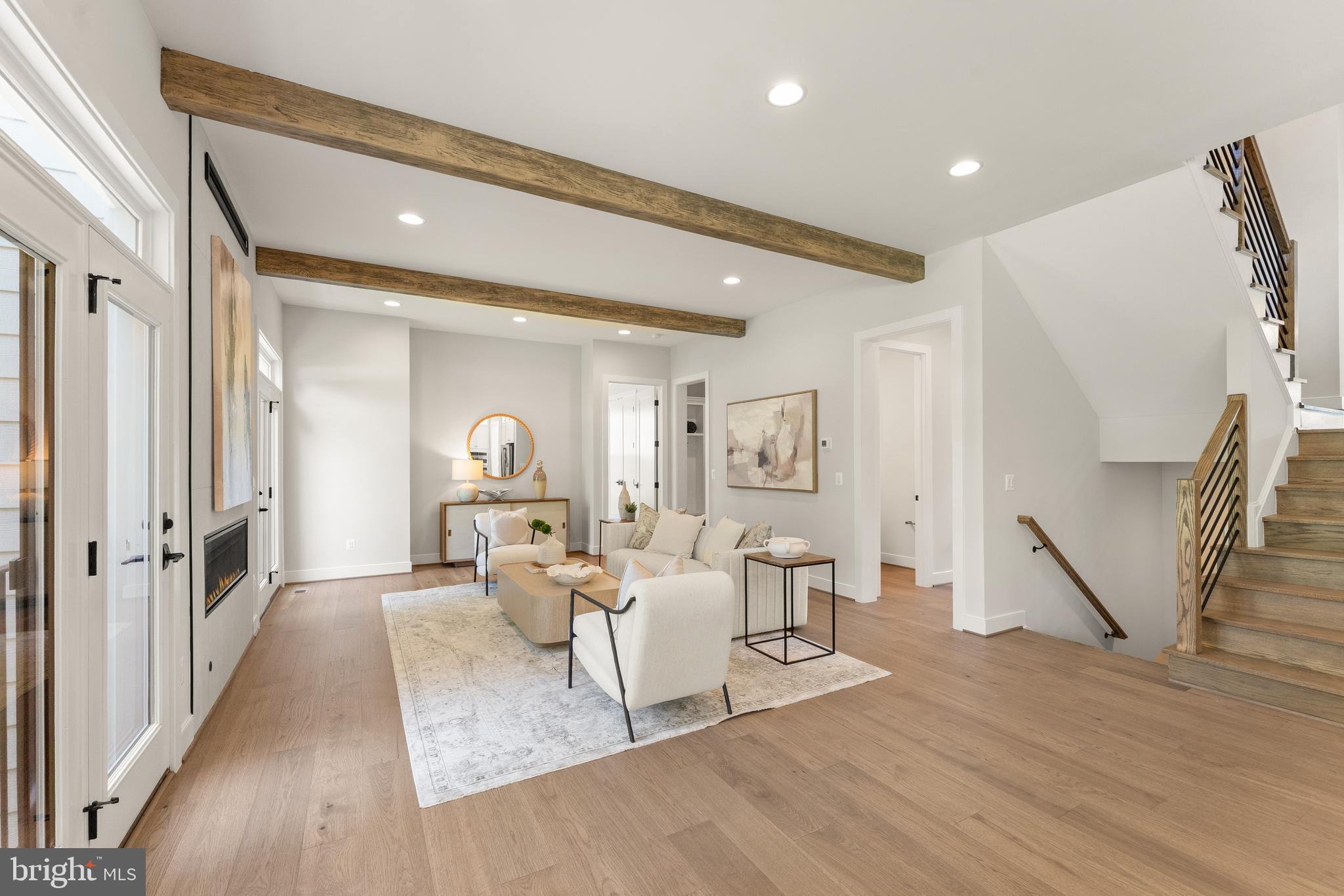 VIENNA WOODS - Residential