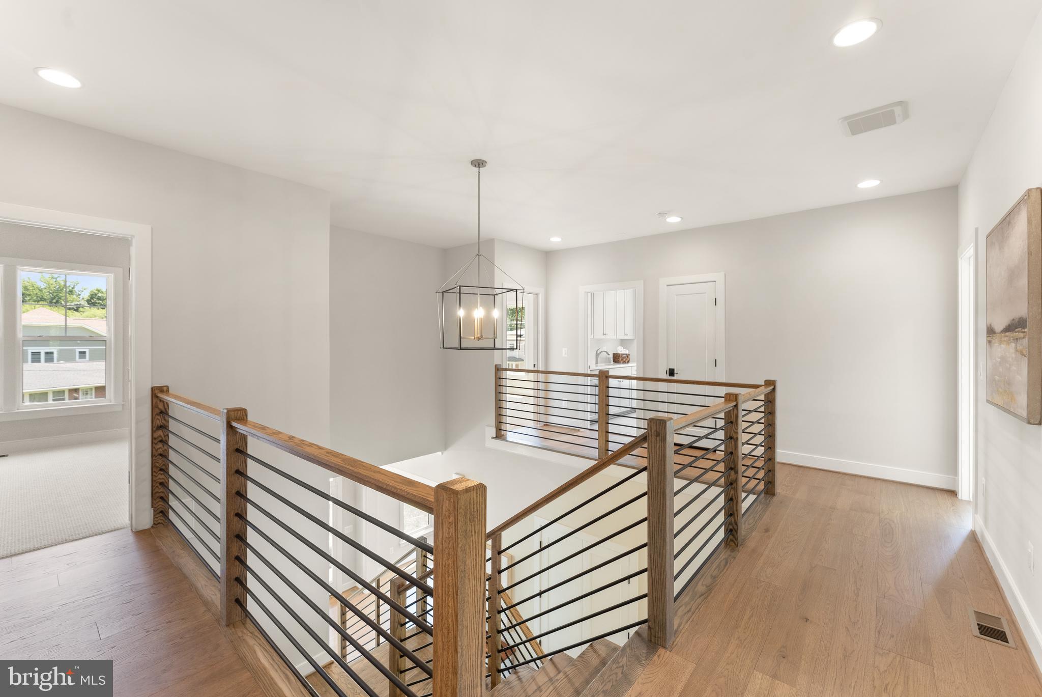VIENNA WOODS - Residential