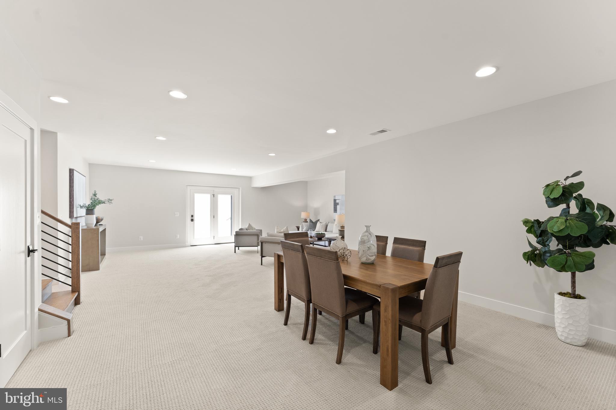 VIENNA WOODS - Residential
