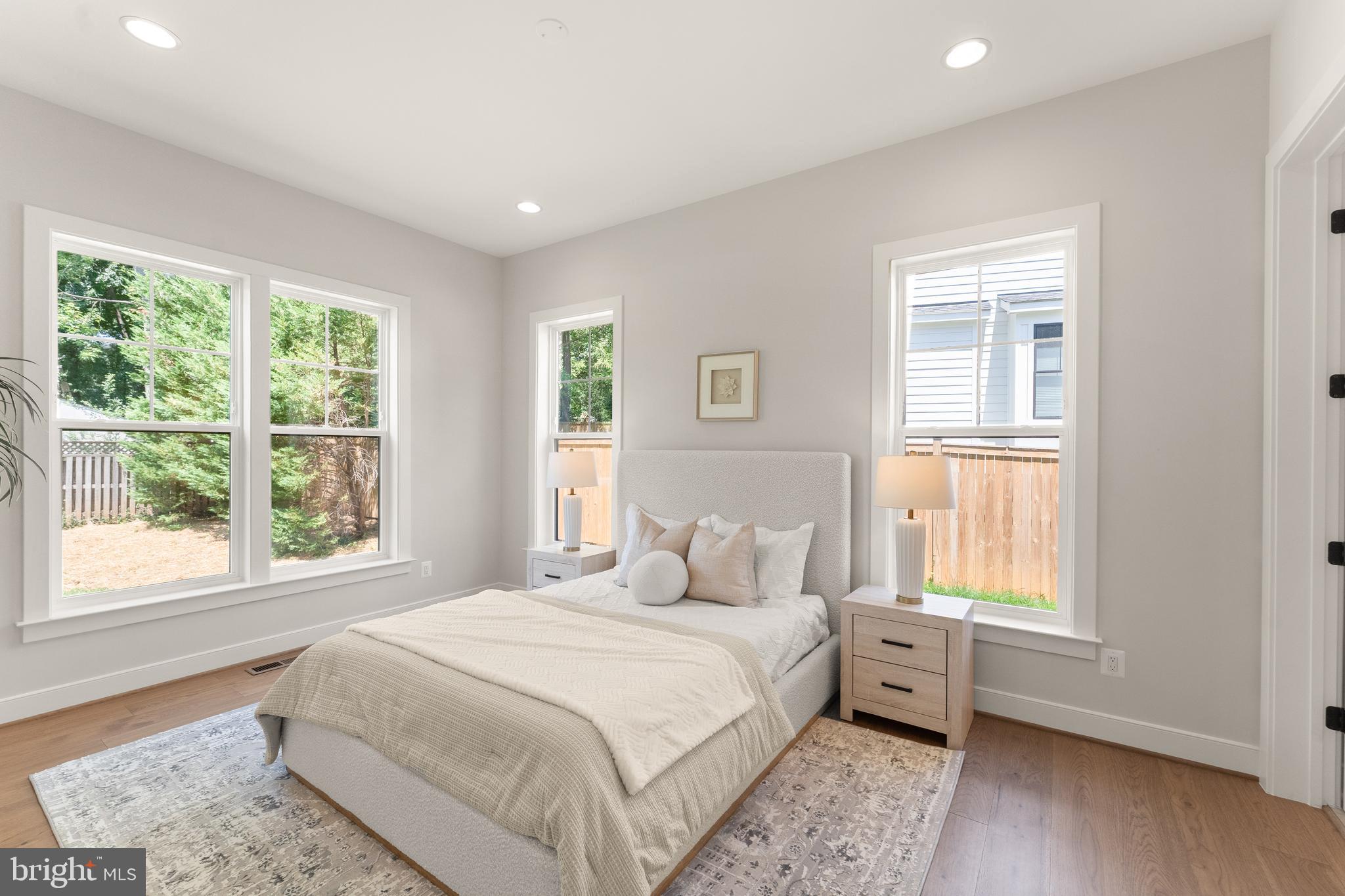 VIENNA WOODS - Residential