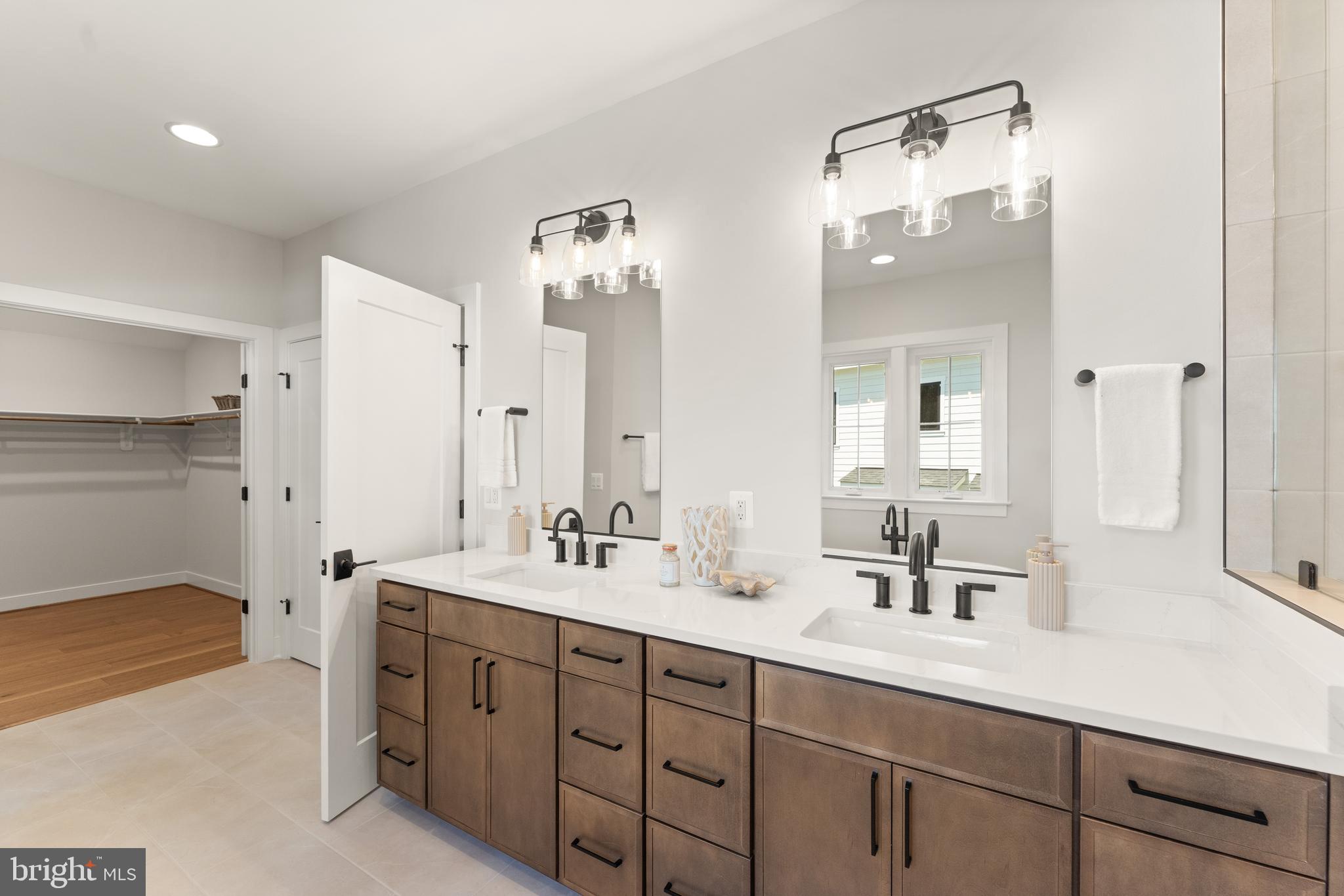 VIENNA WOODS - Residential