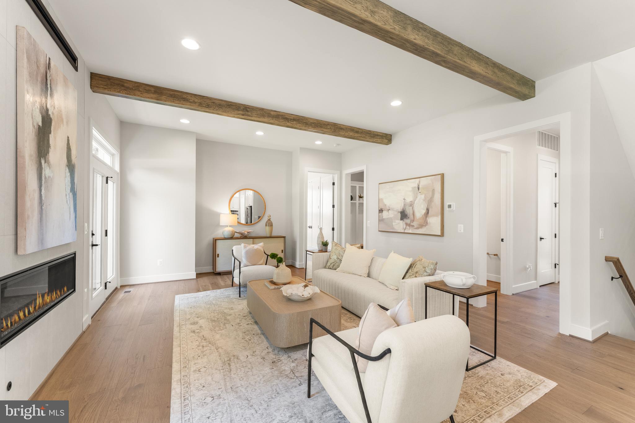 VIENNA WOODS - Residential