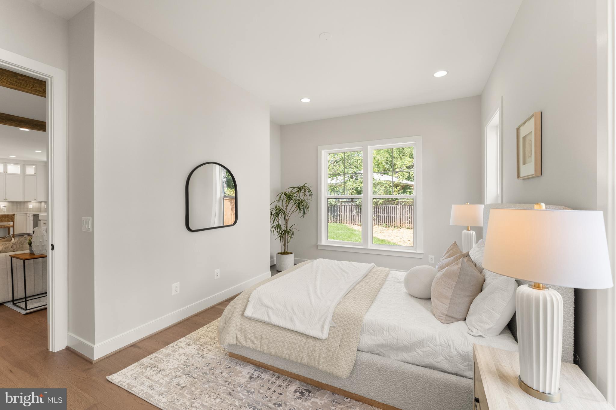VIENNA WOODS - Residential