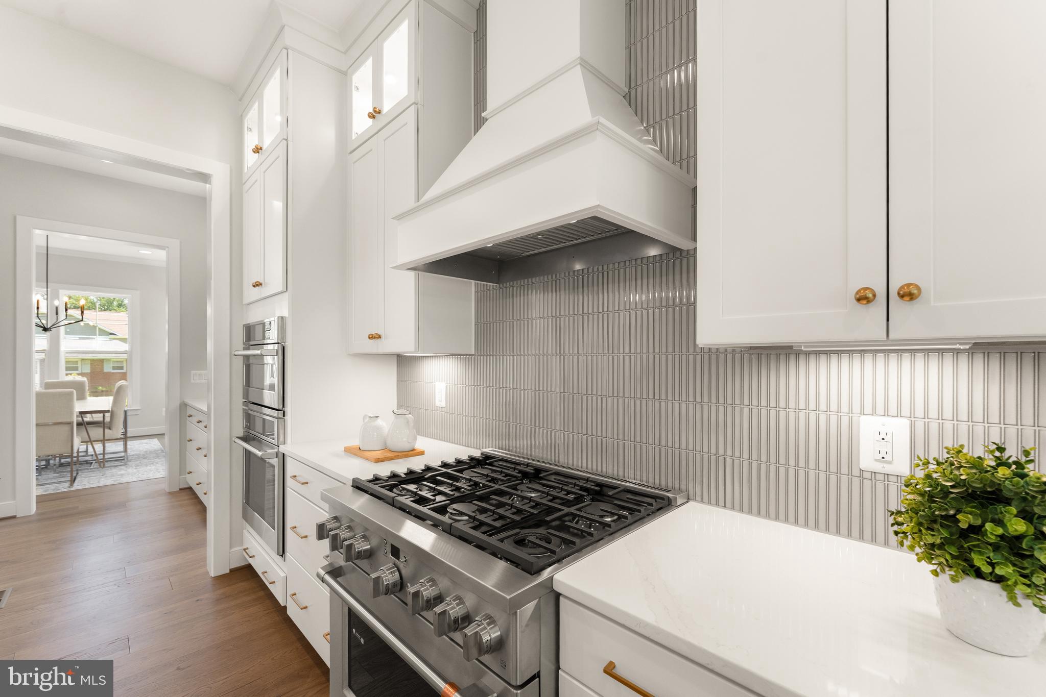 VIENNA WOODS - Residential